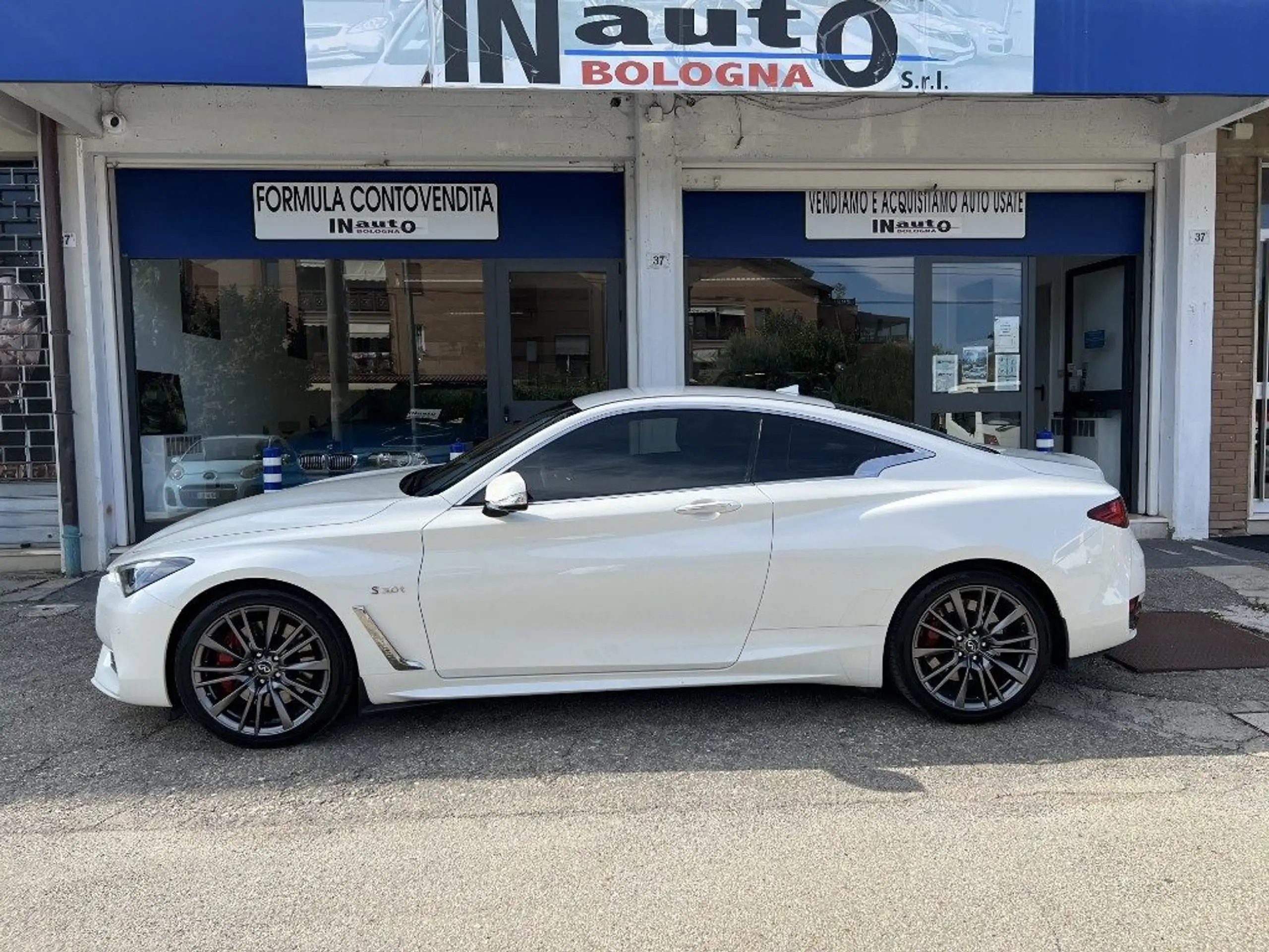 Infiniti - Q60