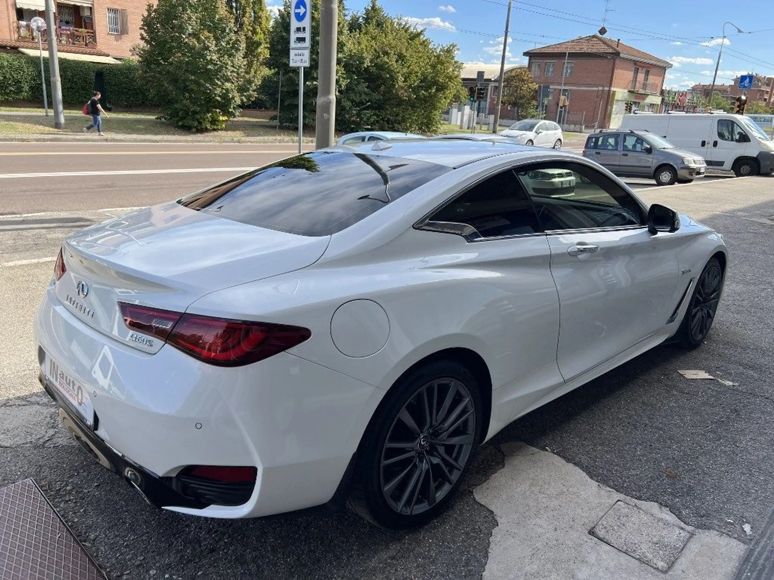 Infiniti - Q60