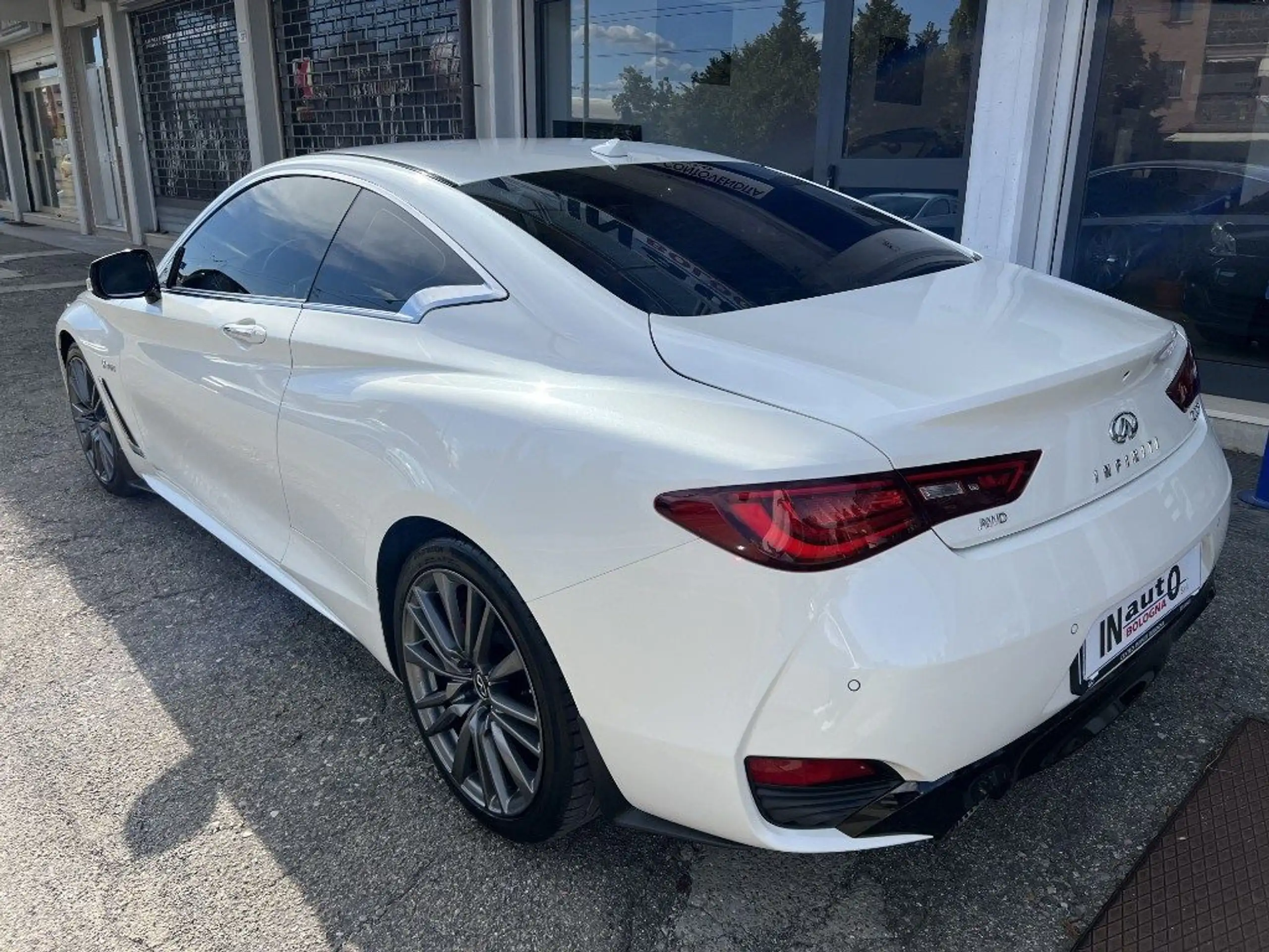 Infiniti - Q60