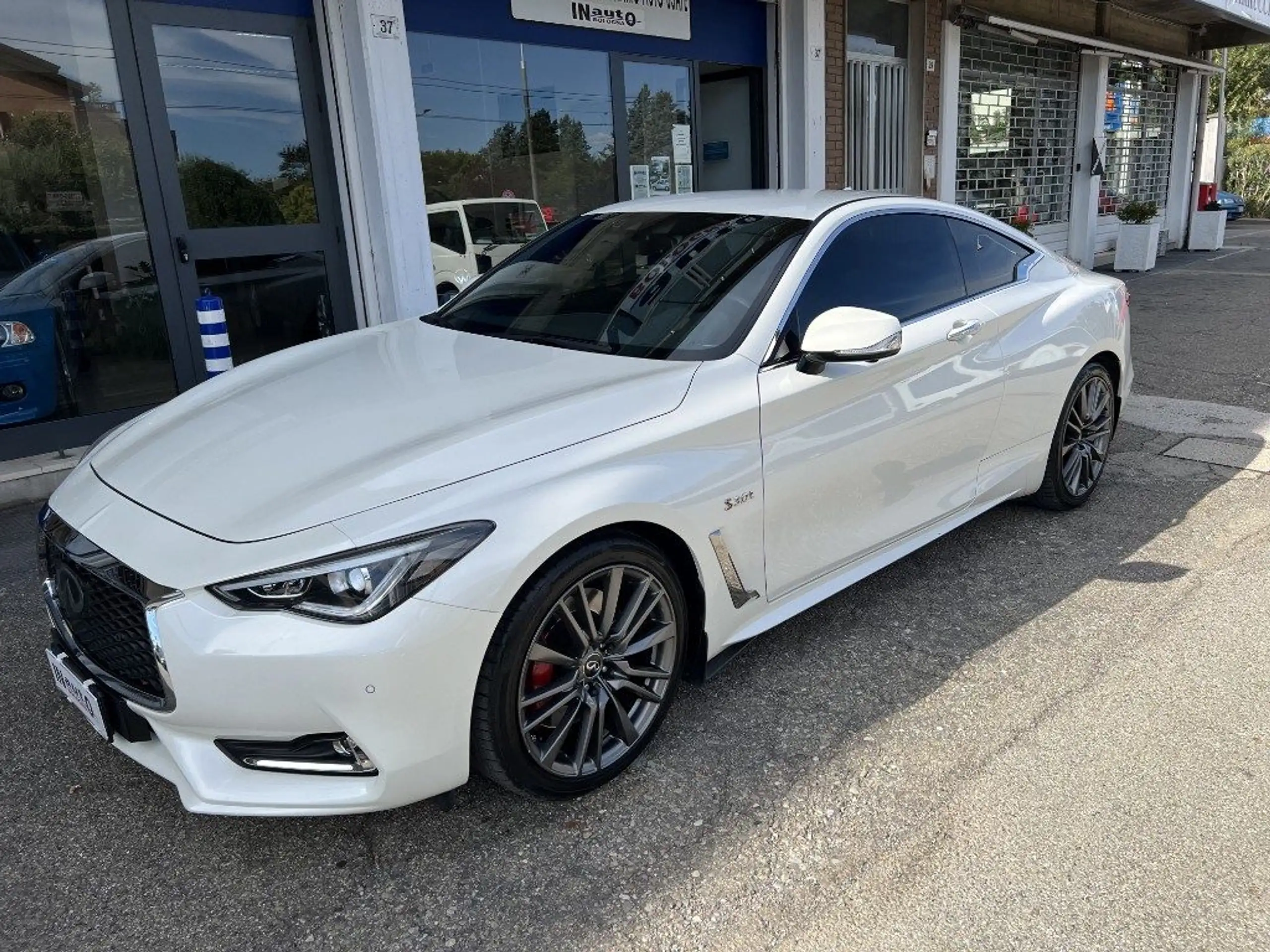 Infiniti - Q60