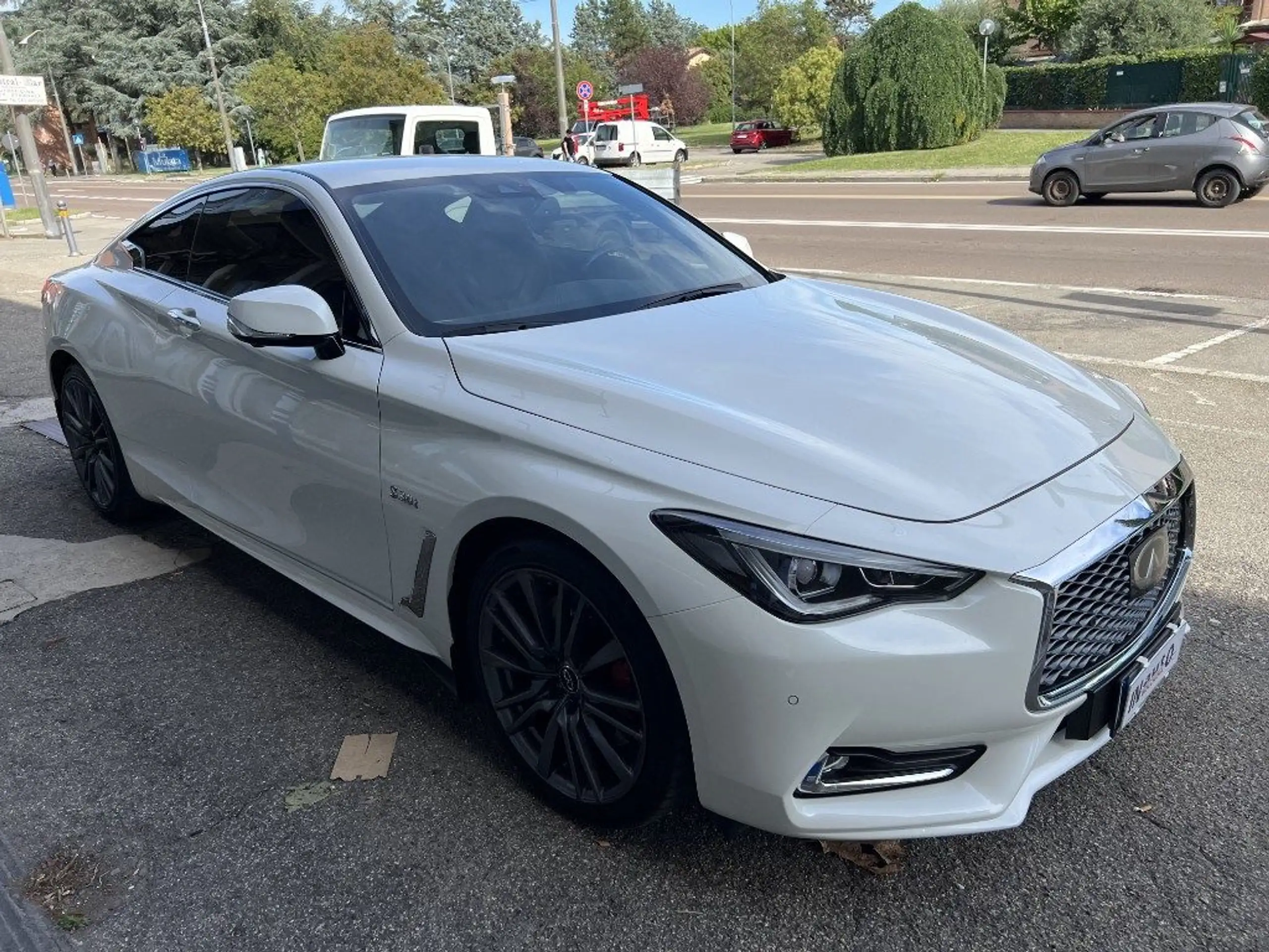 Infiniti - Q60