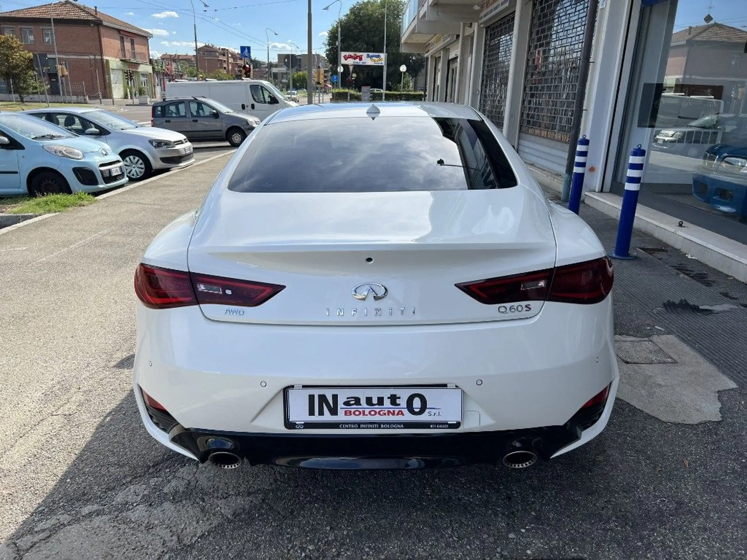 Infiniti - Q60