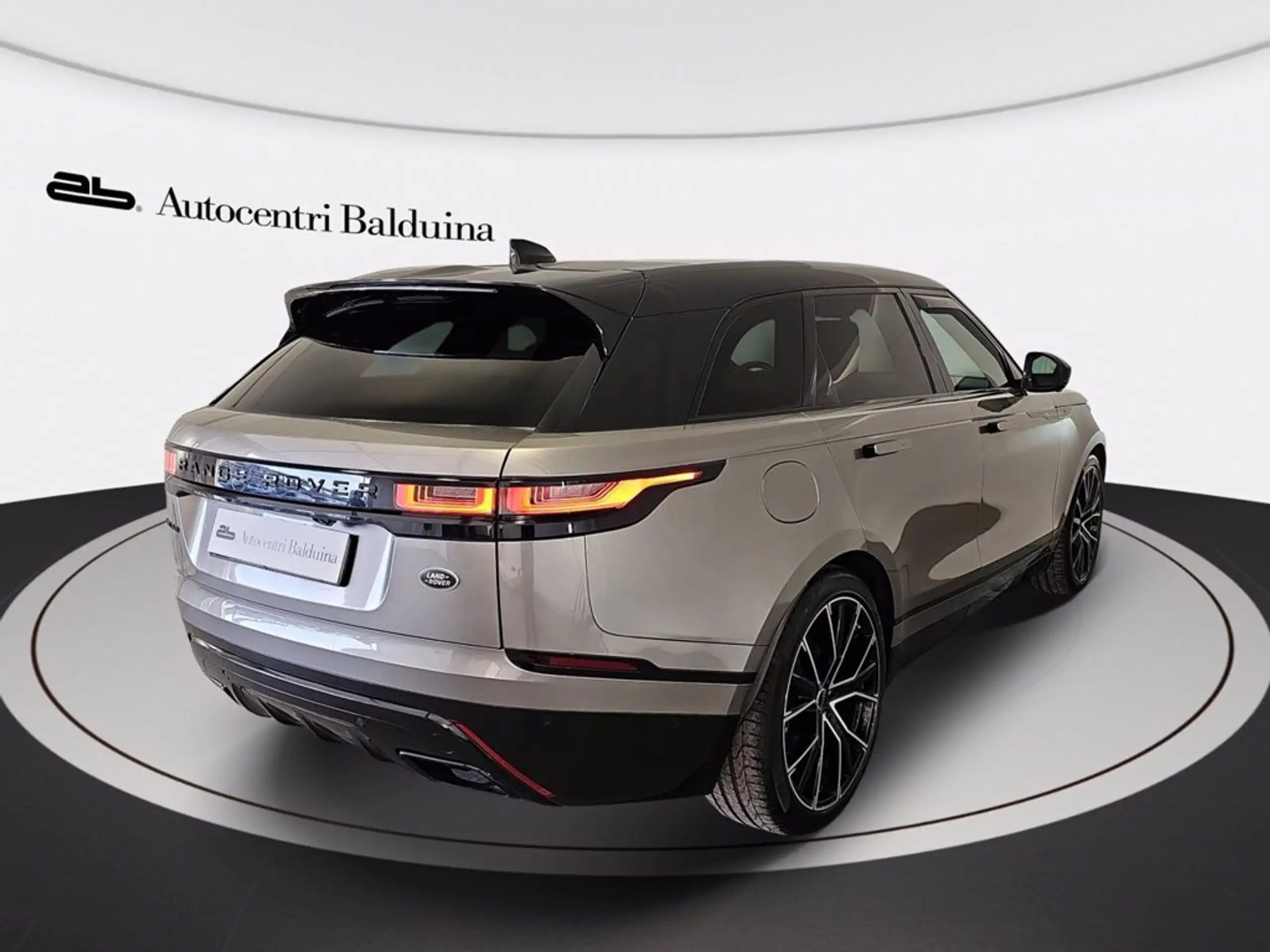 Land Rover - Range Rover Velar