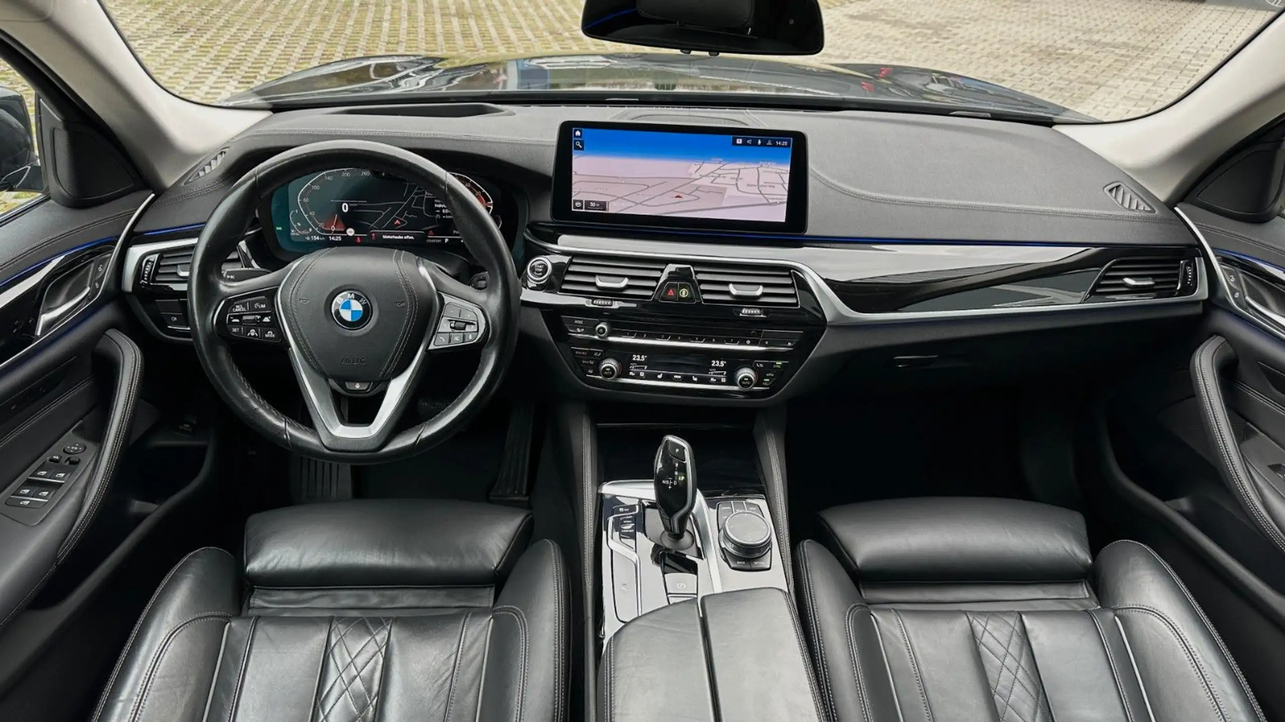 BMW - 530