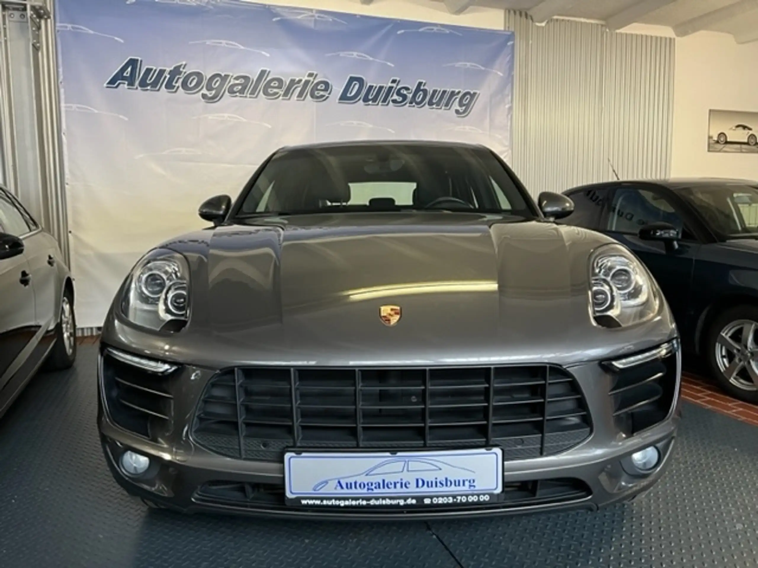 Porsche - Macan