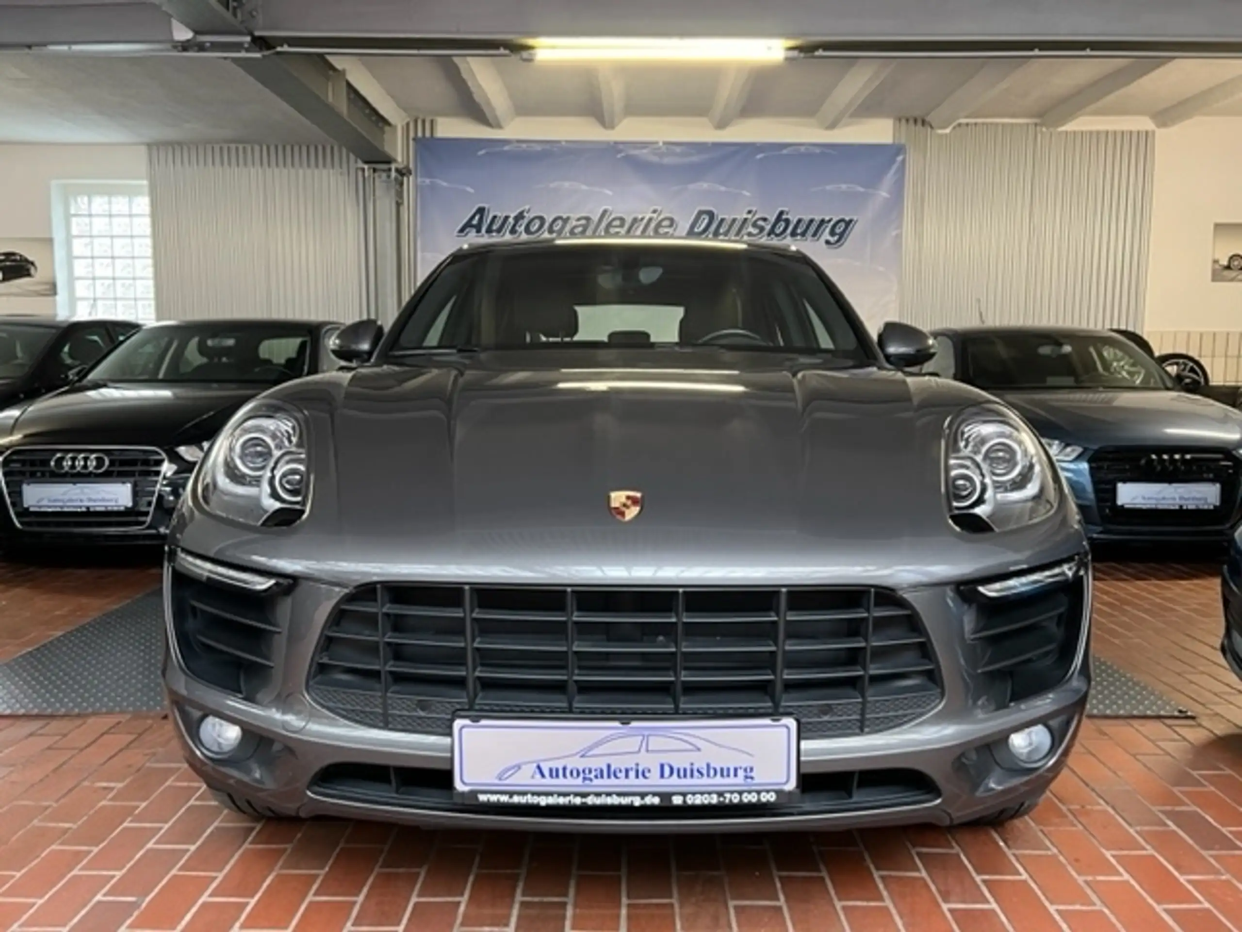 Porsche - Macan