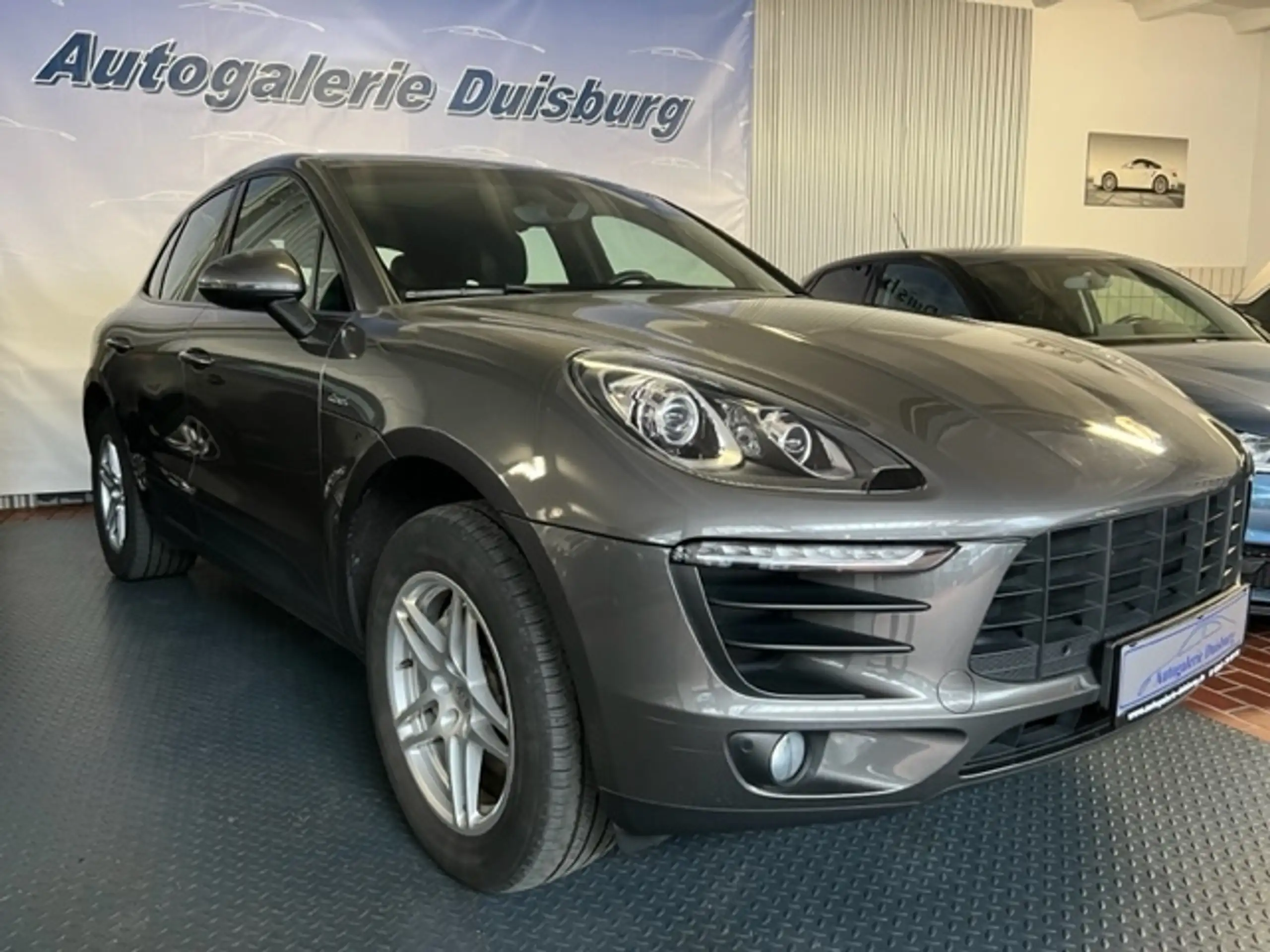 Porsche - Macan