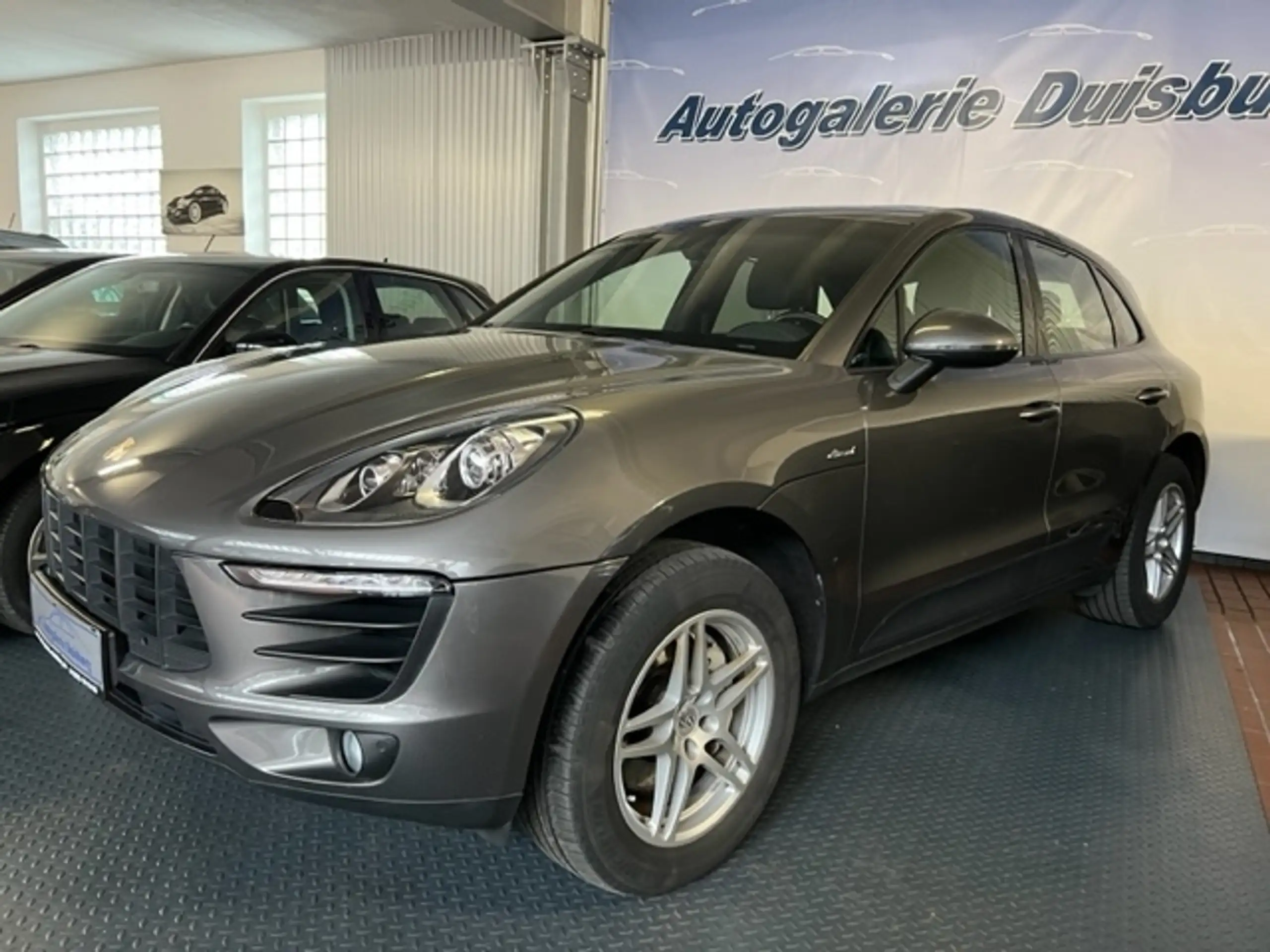 Porsche - Macan