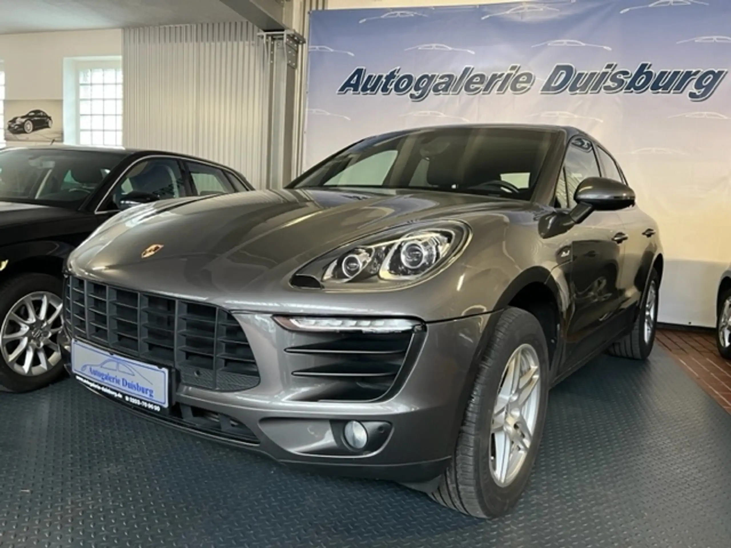 Porsche - Macan