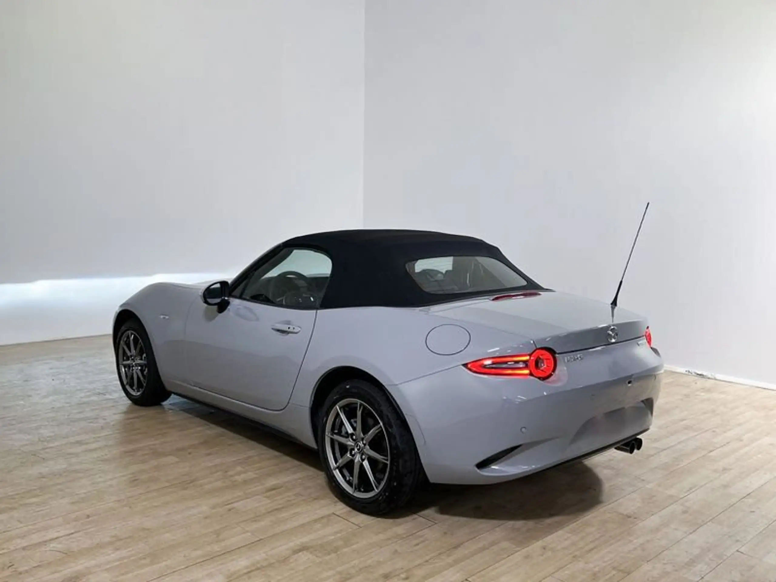 Mazda - MX-5