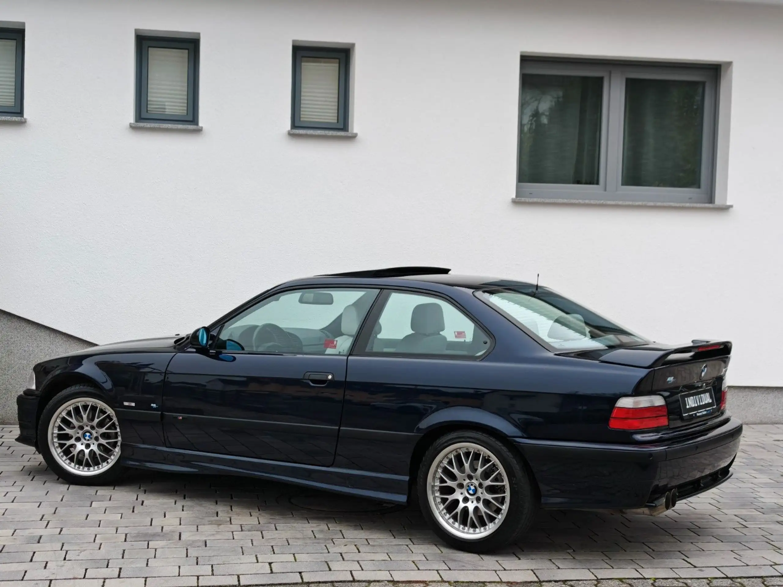 BMW - 328