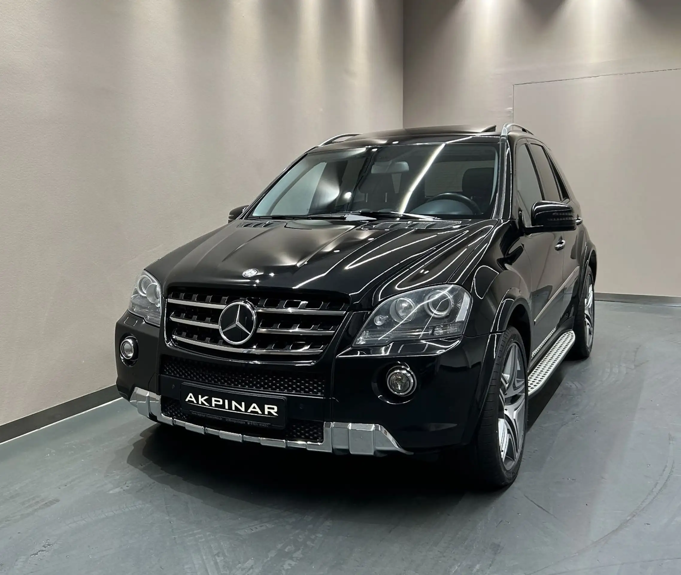 Mercedes-Benz - ML 63 AMG