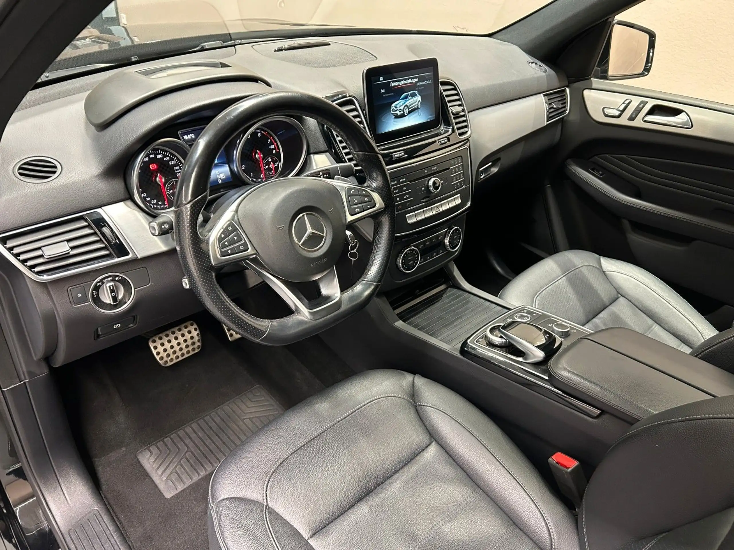 Mercedes-Benz - GLE 500