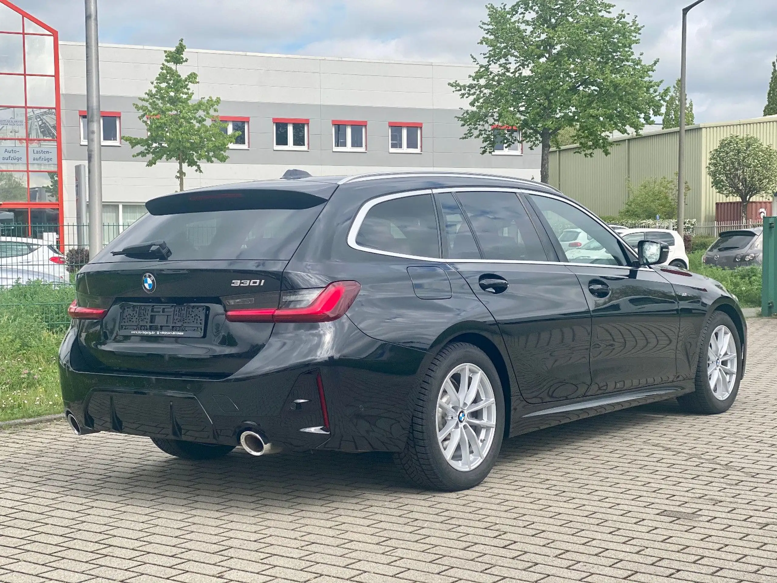 BMW - 330