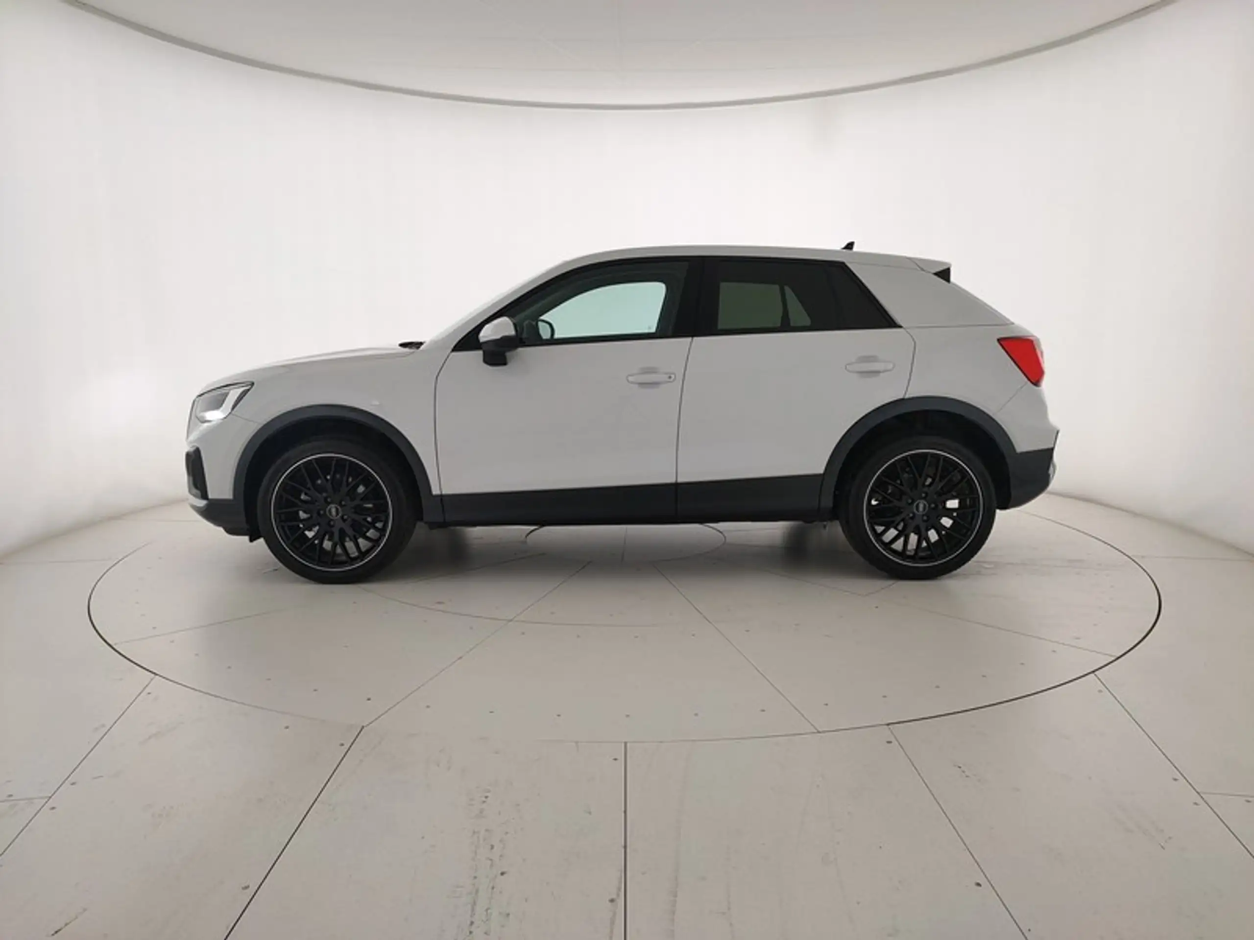 Audi - Q2