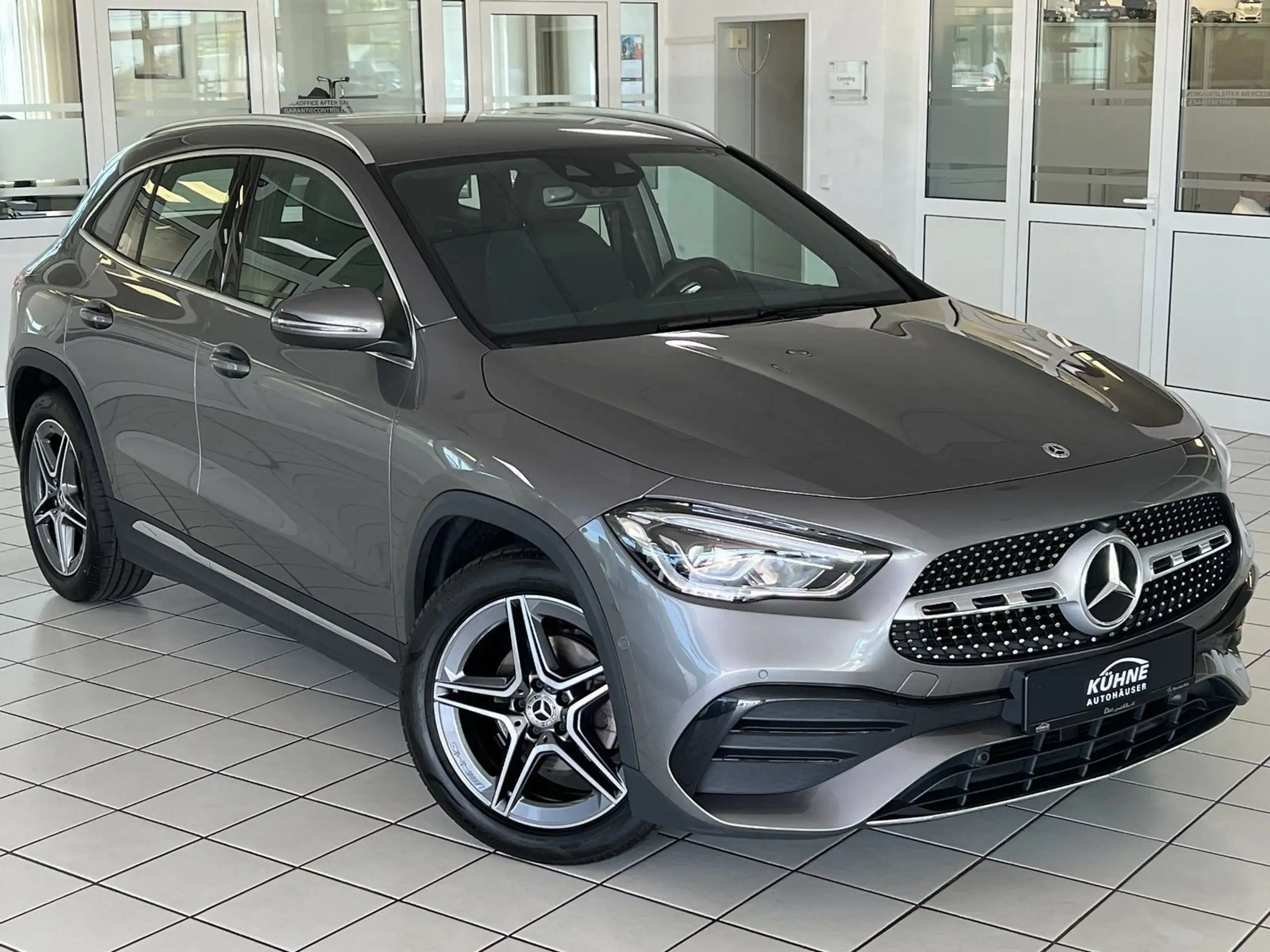 Mercedes-Benz - GLA 180