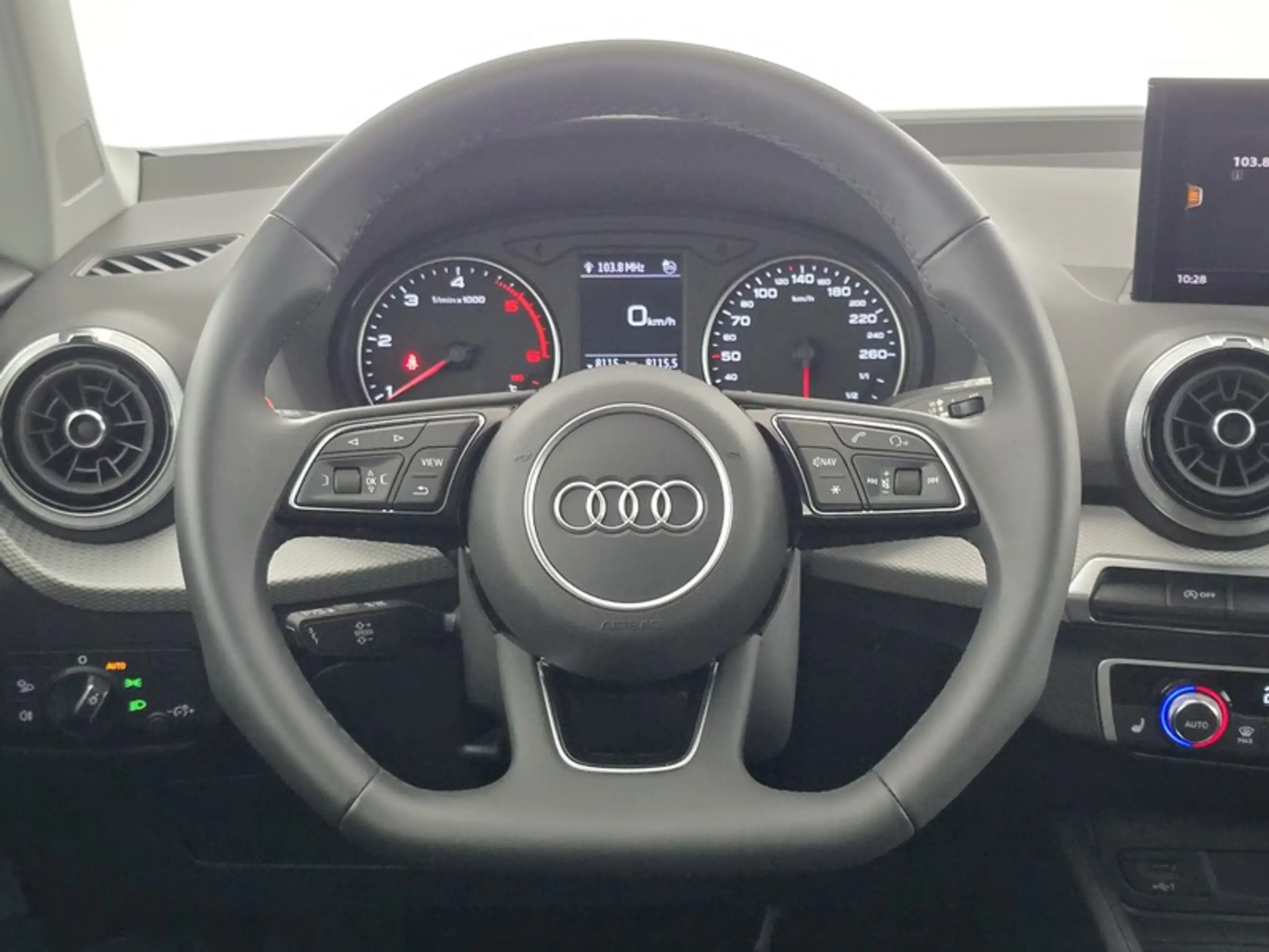 Audi - Q2