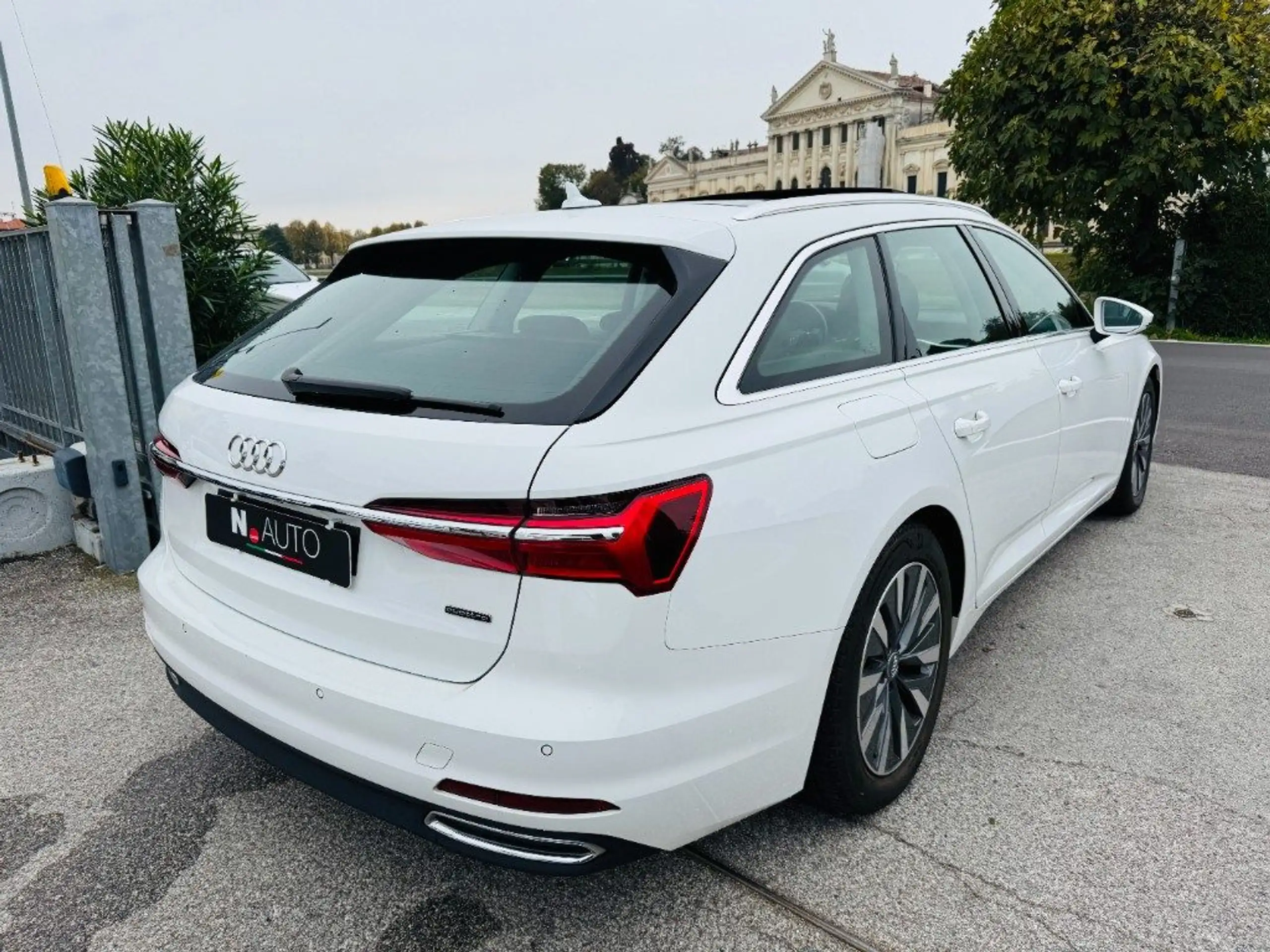 Audi - A6