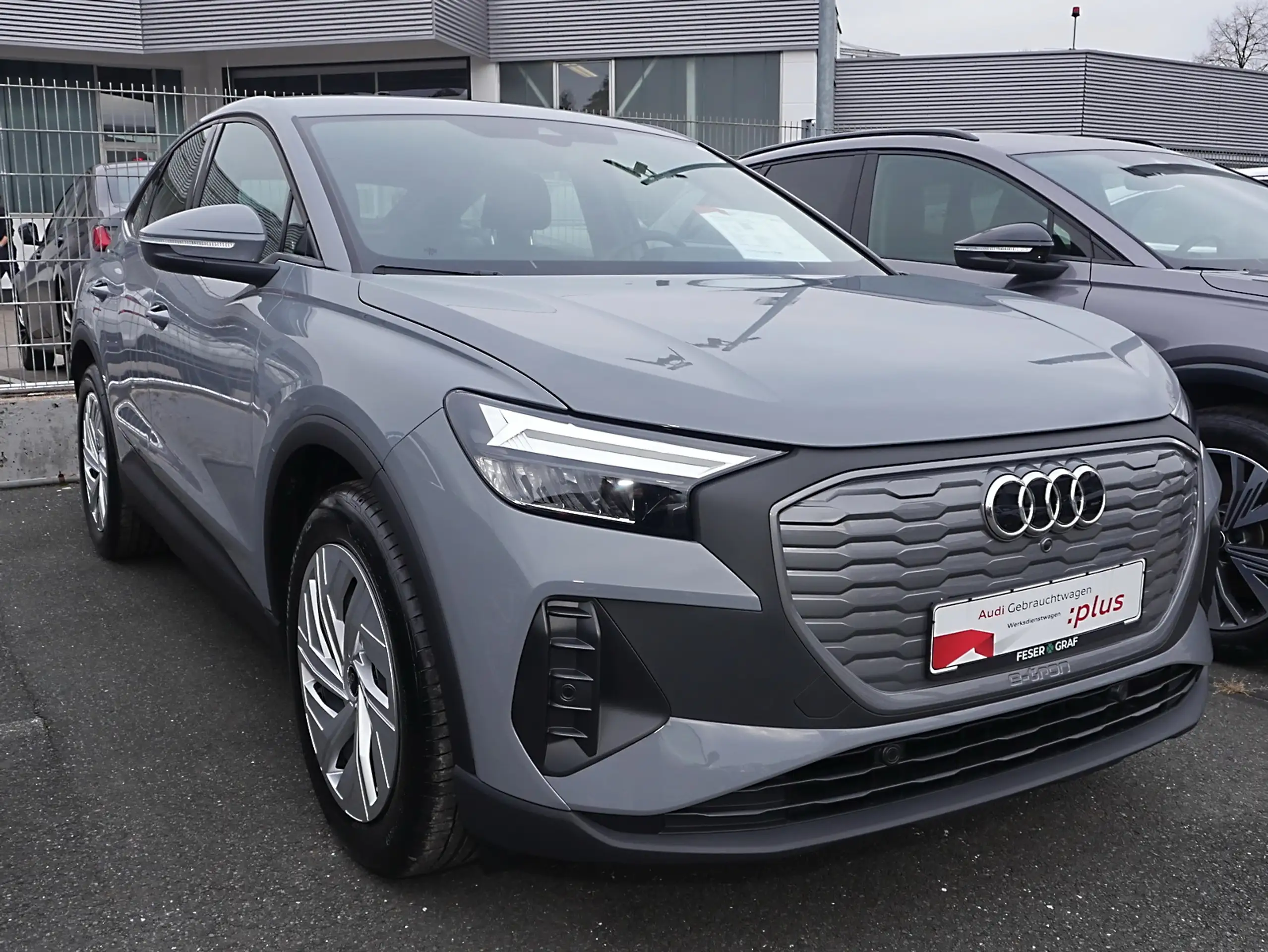 Audi - Q4 e-tron