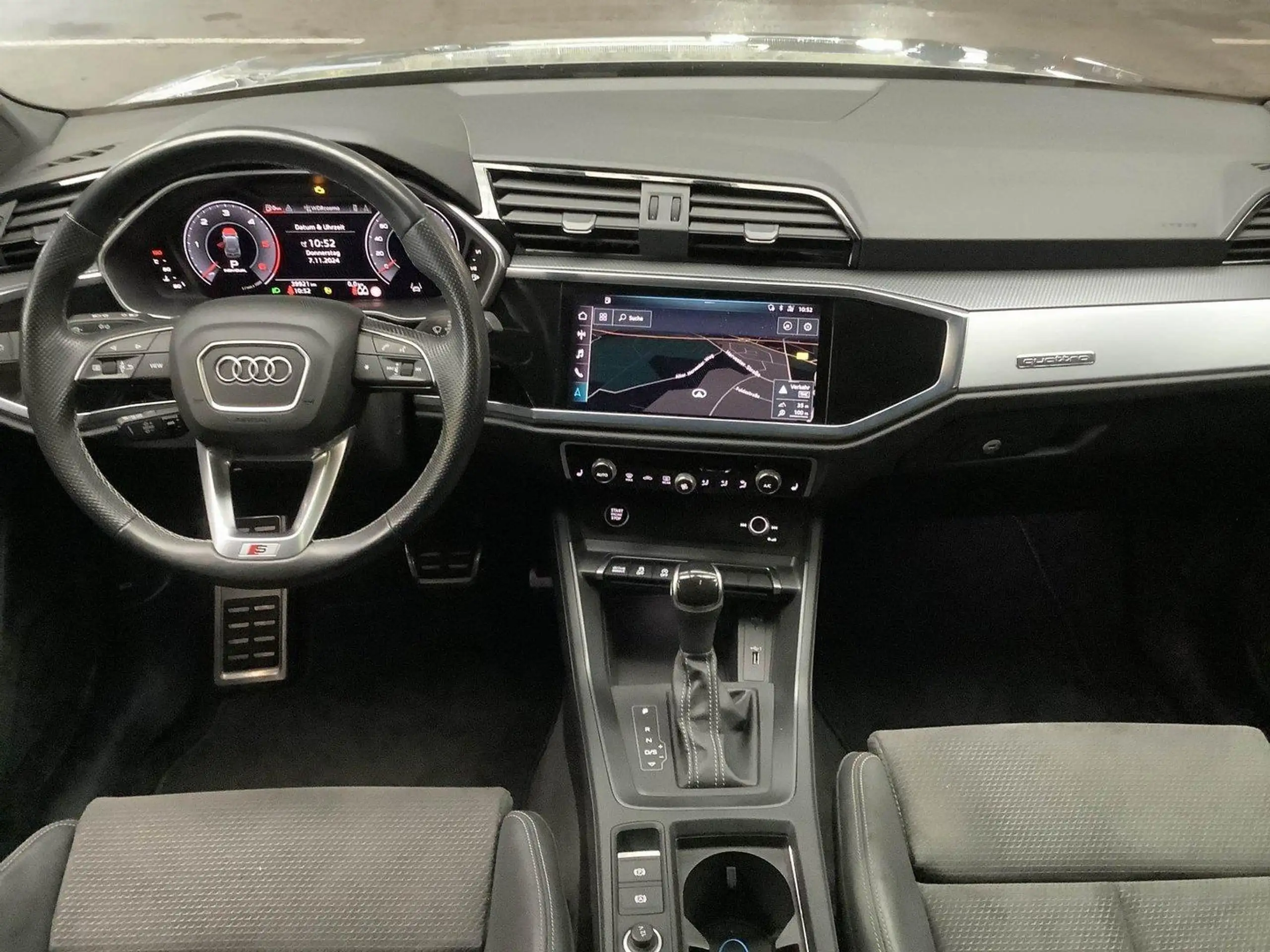 Audi - Q3