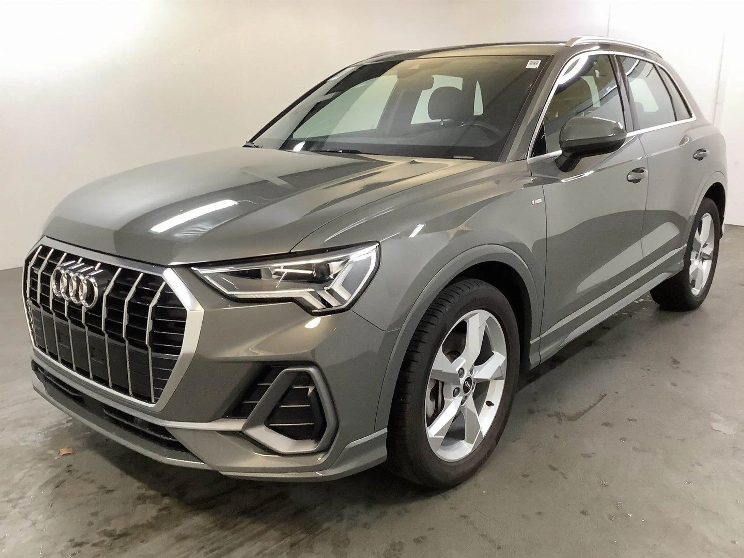 Audi - Q3