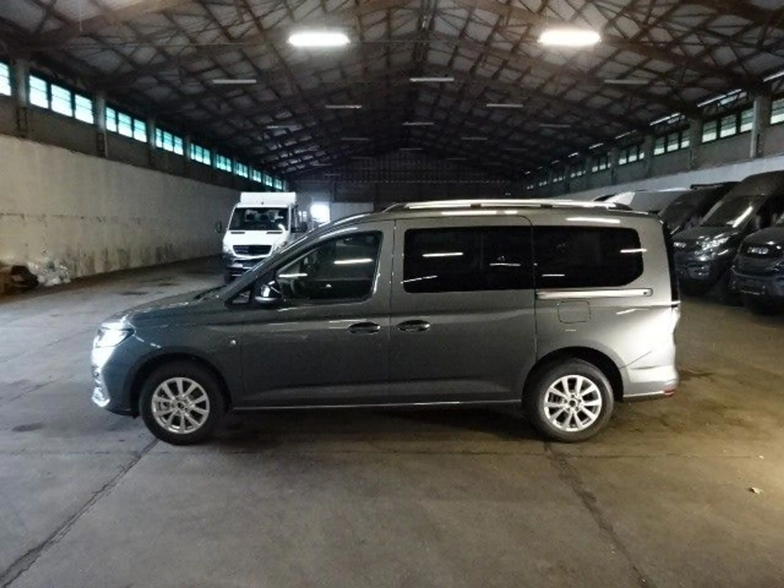 Ford - Grand Tourneo