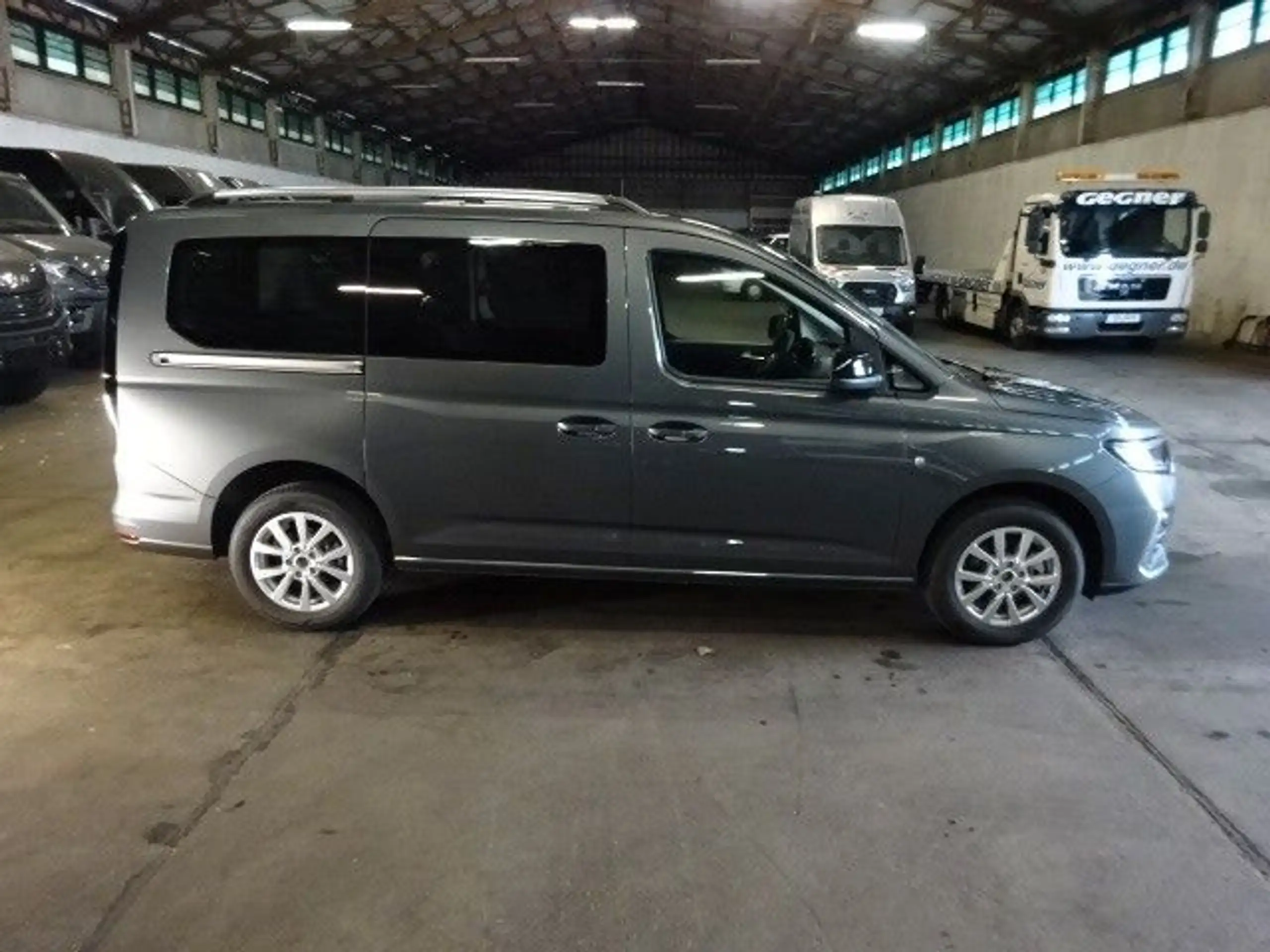 Ford - Grand Tourneo