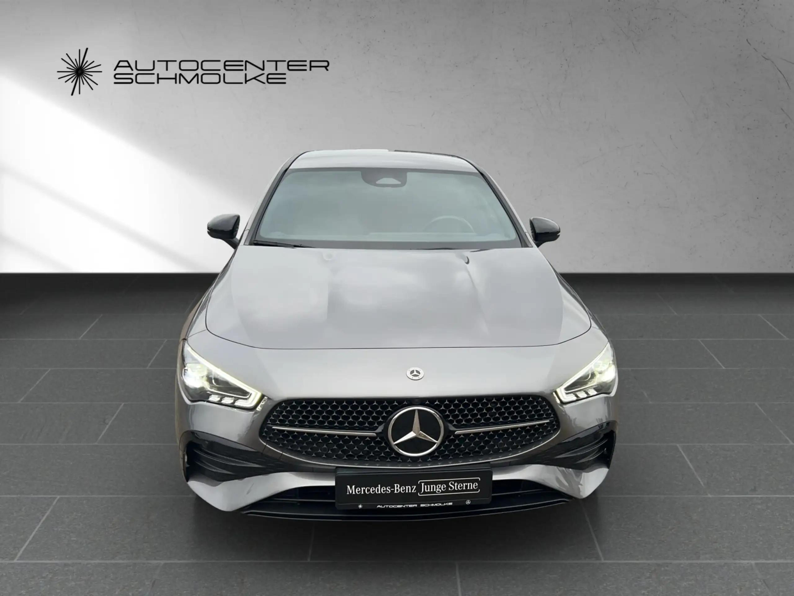 Mercedes-Benz - CLA 200