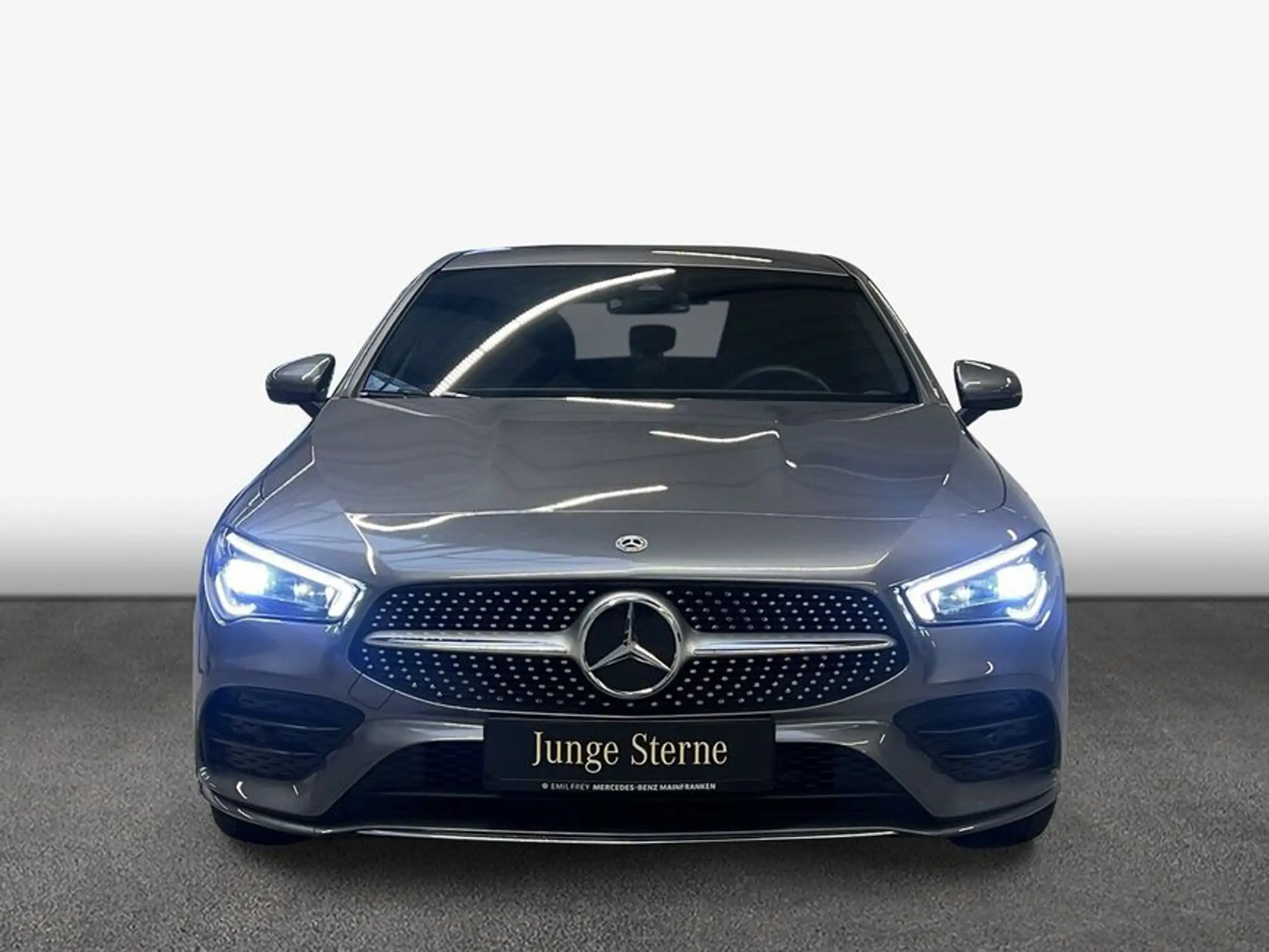 Mercedes-Benz - CLA 200