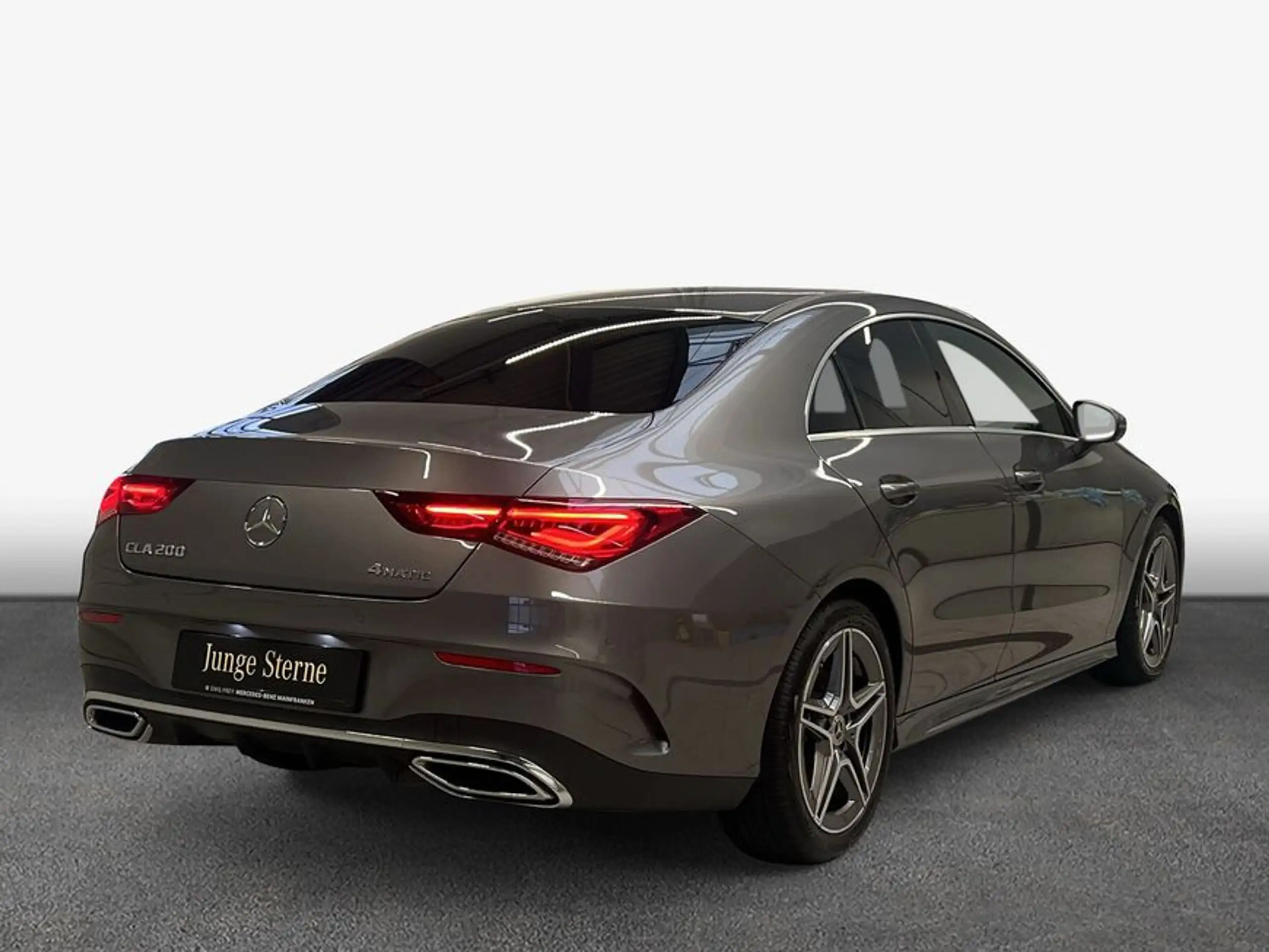 Mercedes-Benz - CLA 200