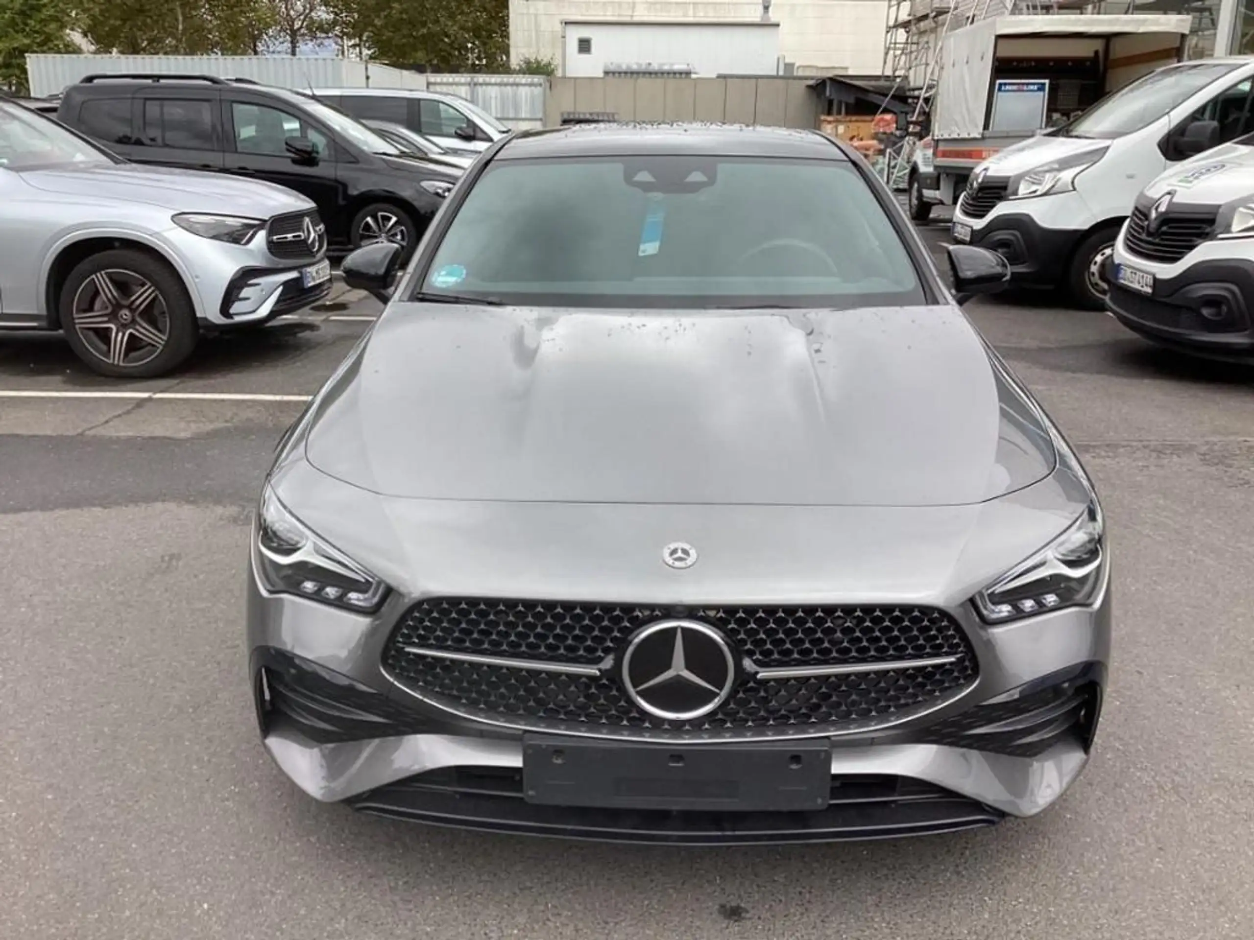 Mercedes-Benz - CLA 200