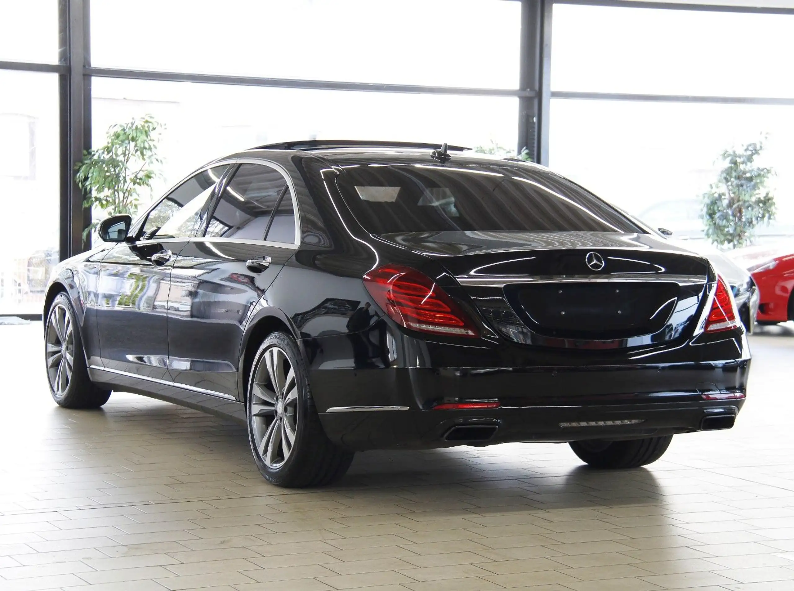 Mercedes-Benz - S 500