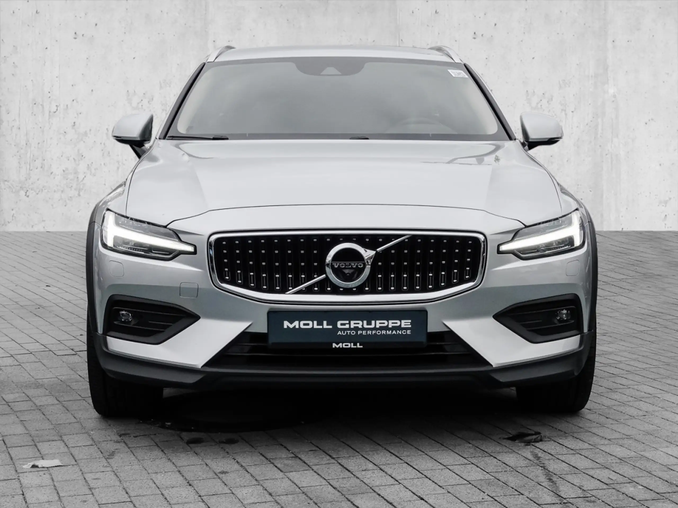 Volvo - V60 Cross Country