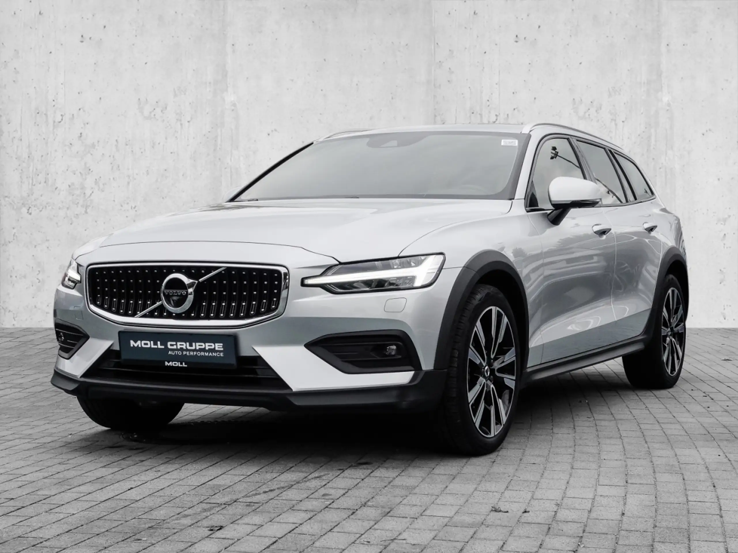 Volvo - V60 Cross Country