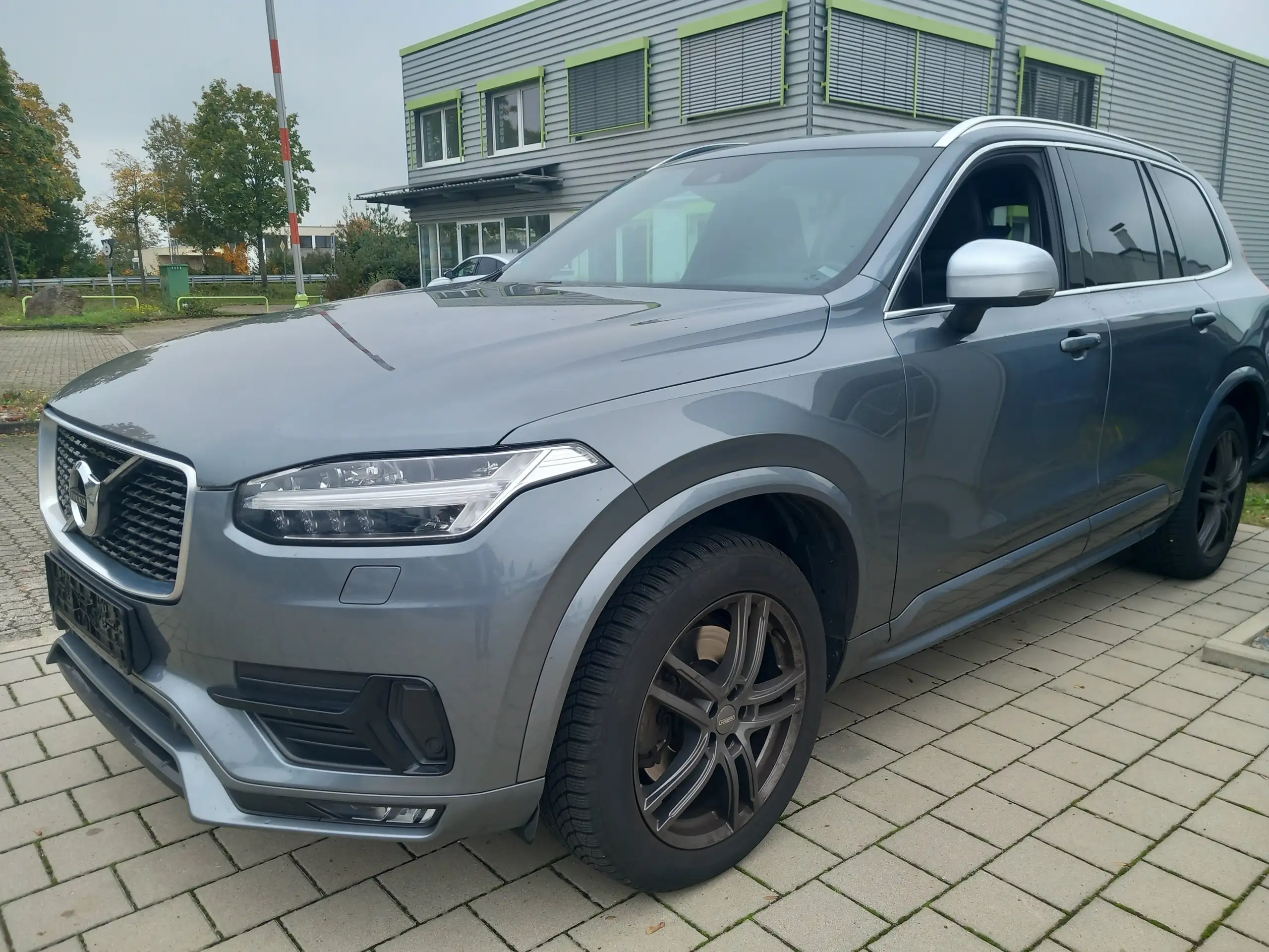 Volvo - XC90