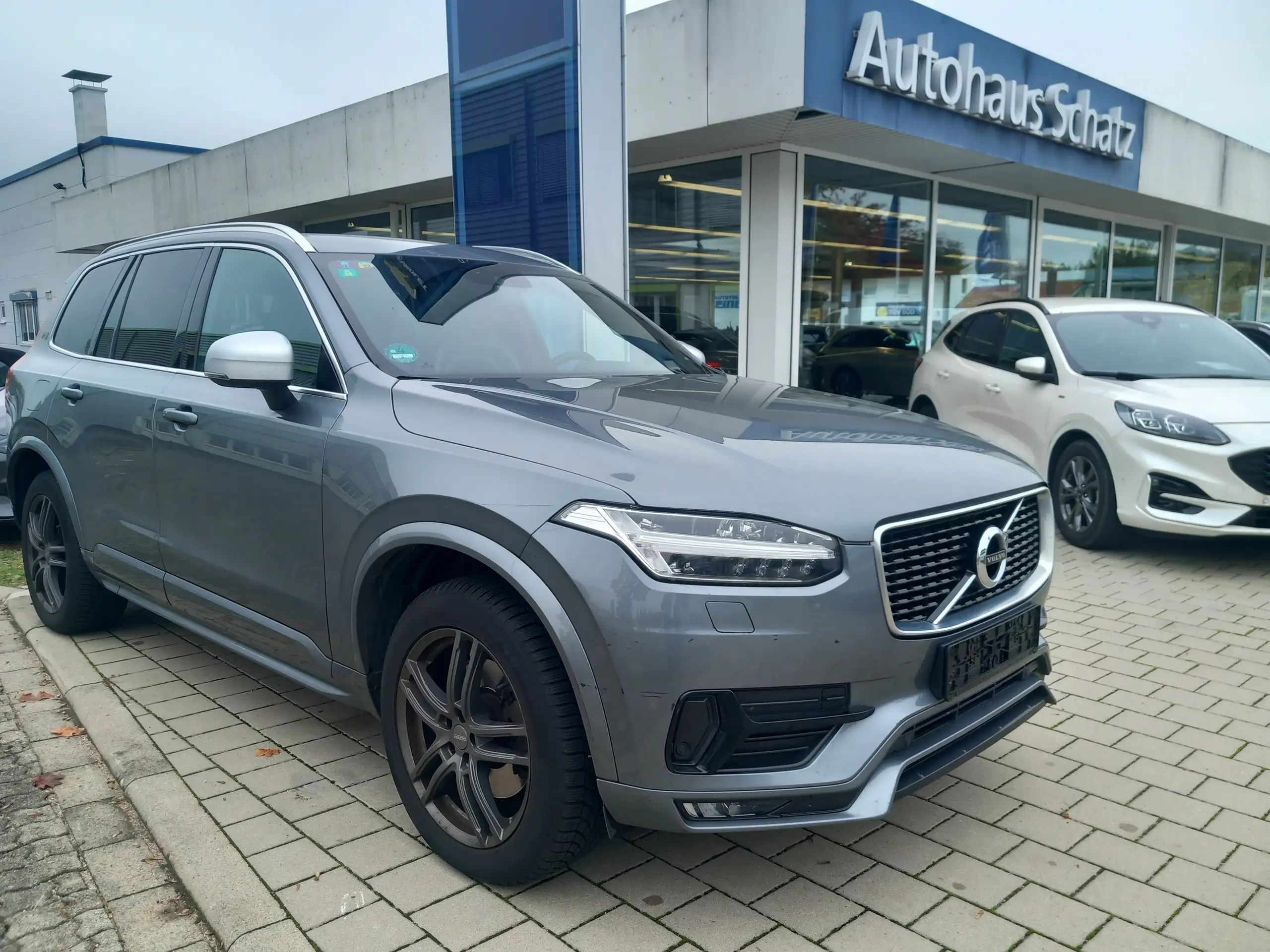 Volvo - XC90