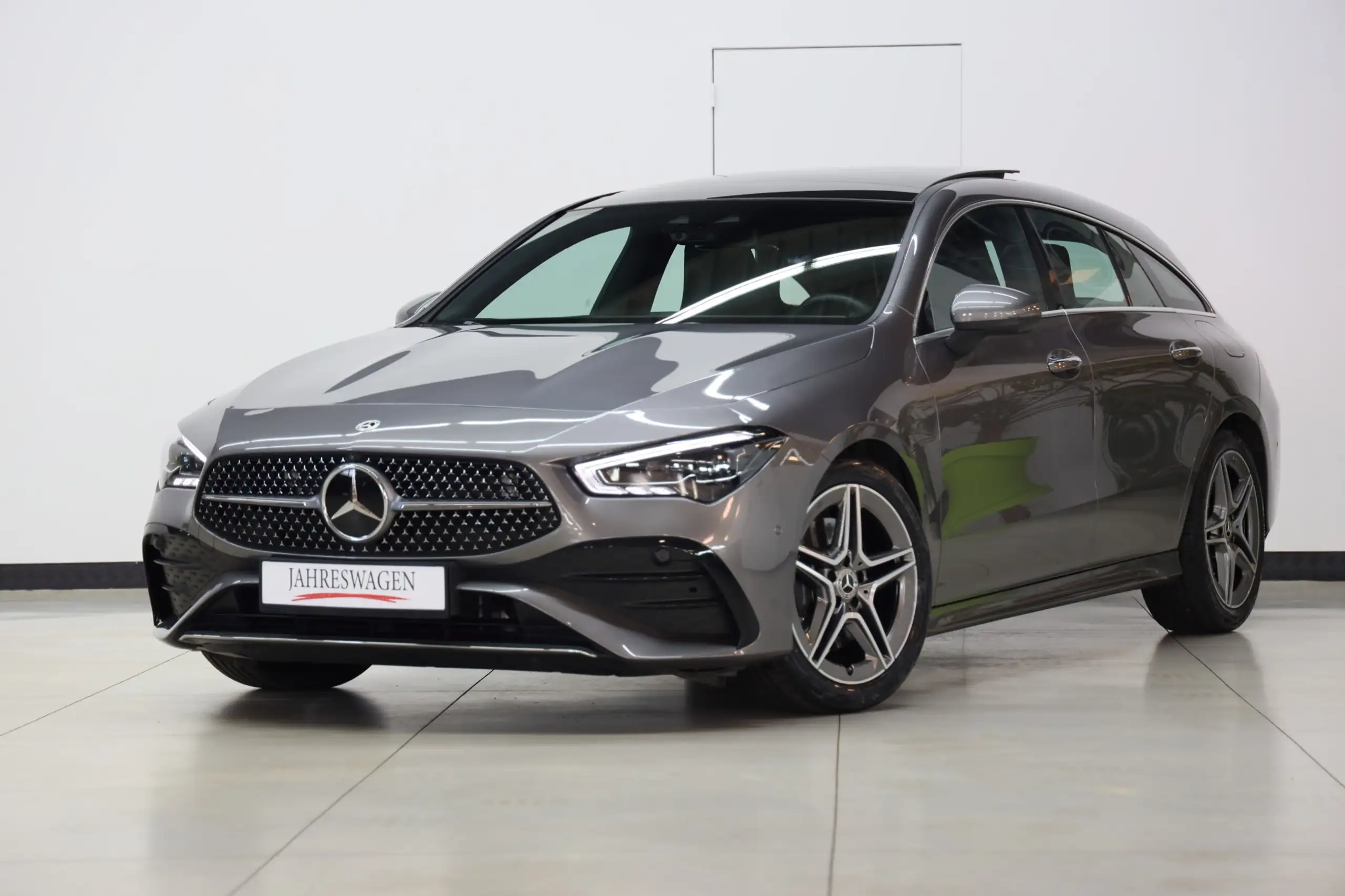 Mercedes-Benz - CLA 200