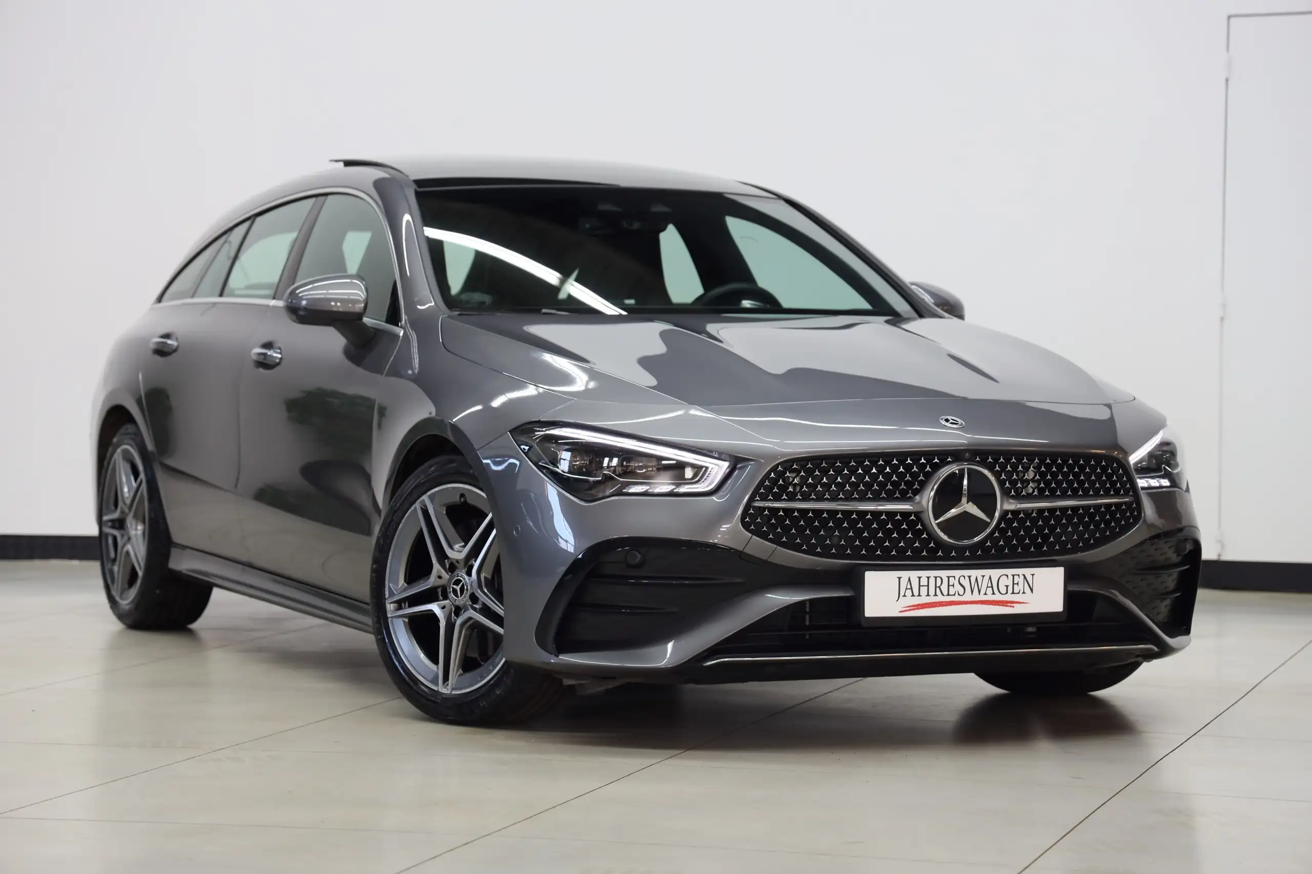 Mercedes-Benz - CLA 200