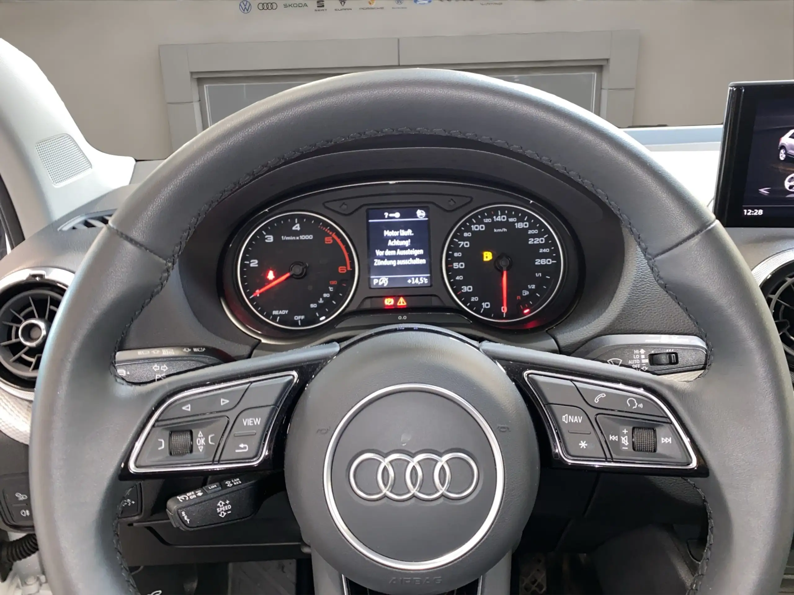 Audi - Q2