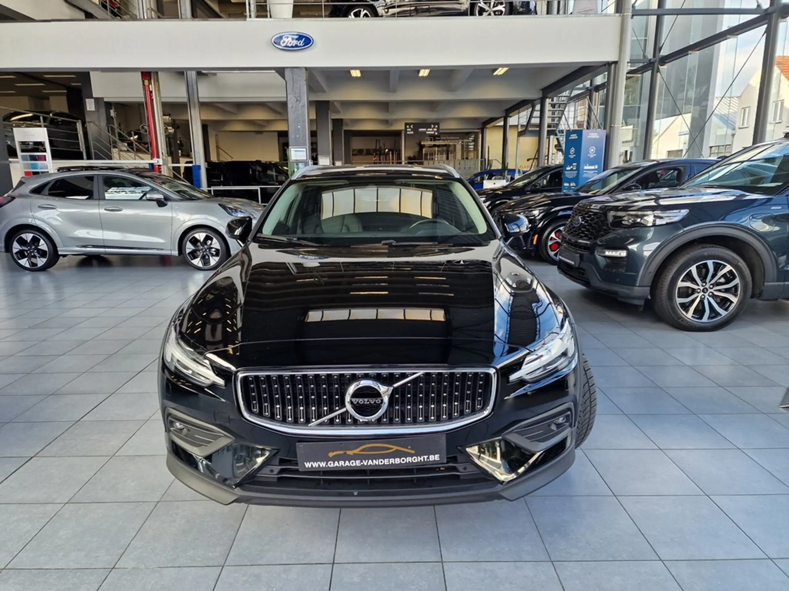 Volvo - V60 Cross Country