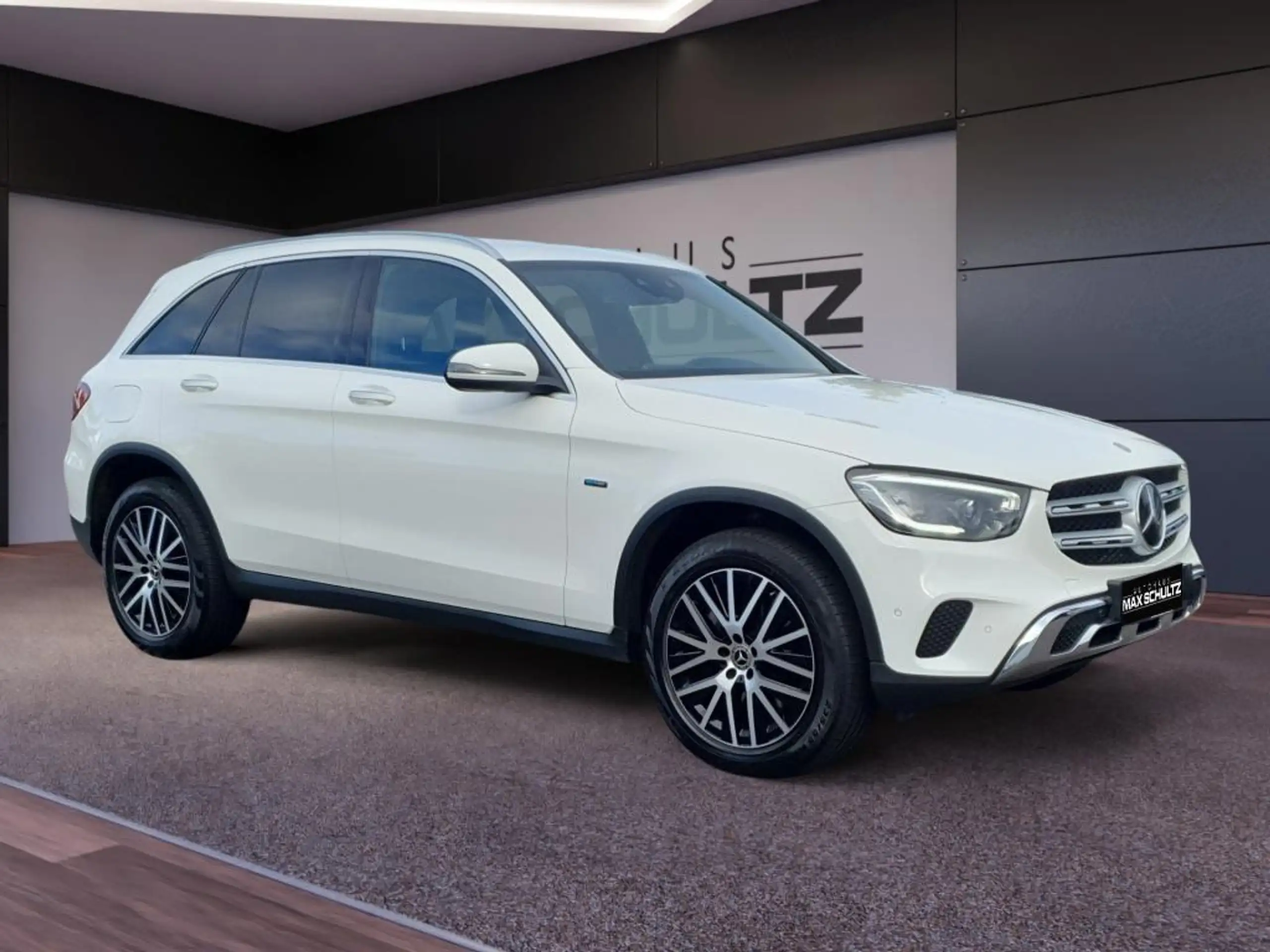 Mercedes-Benz - GLC 300