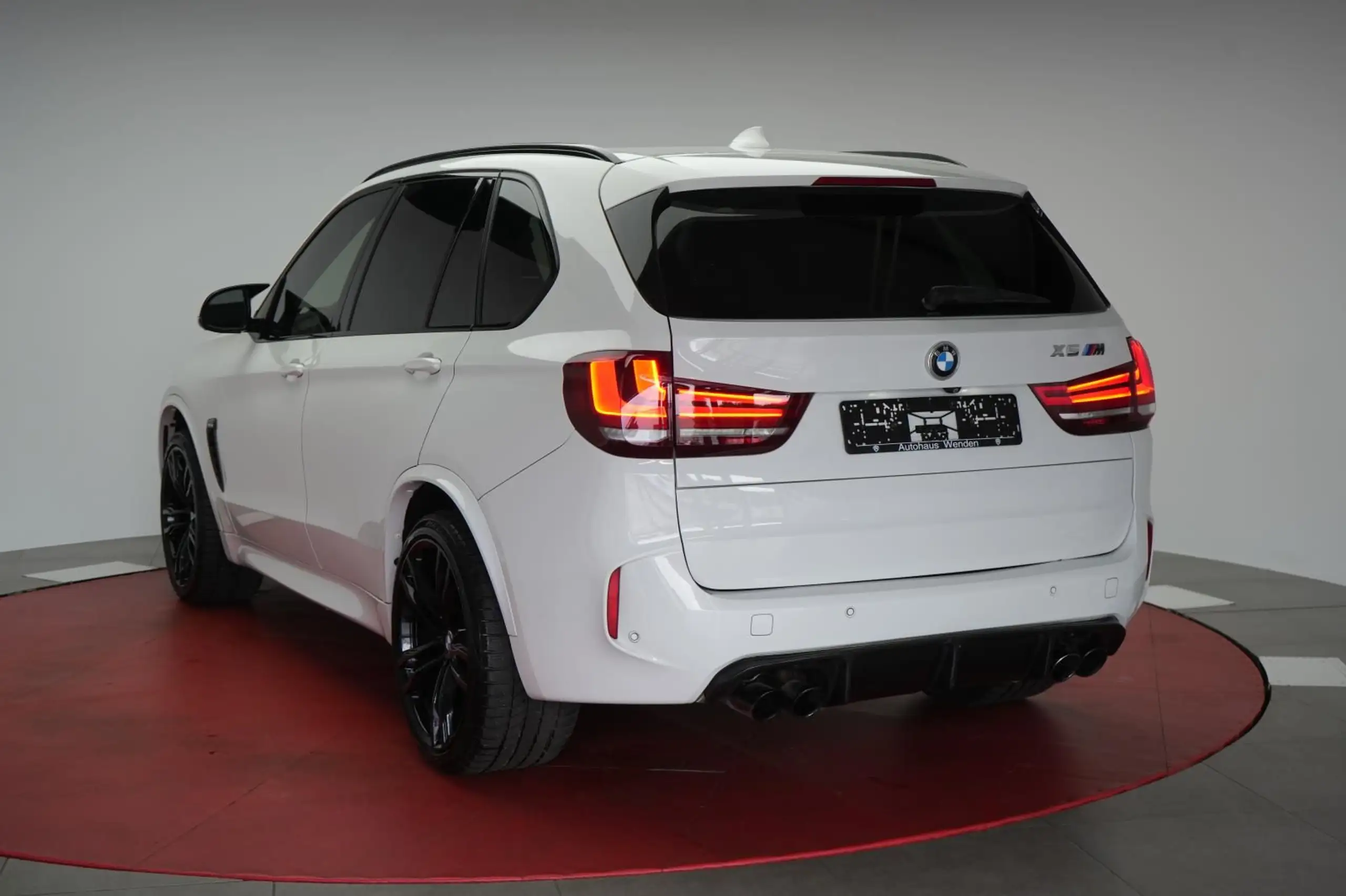 BMW - X5 M