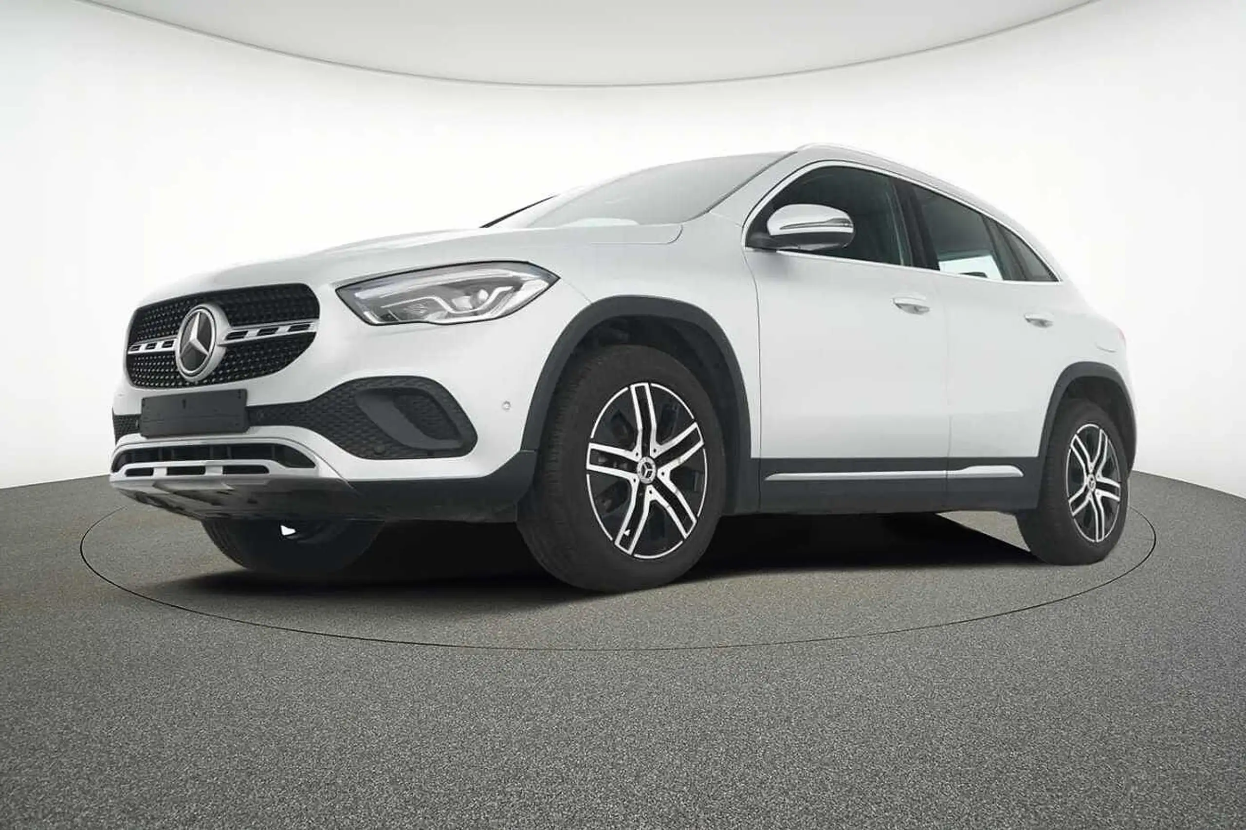 Mercedes-Benz - GLA 180