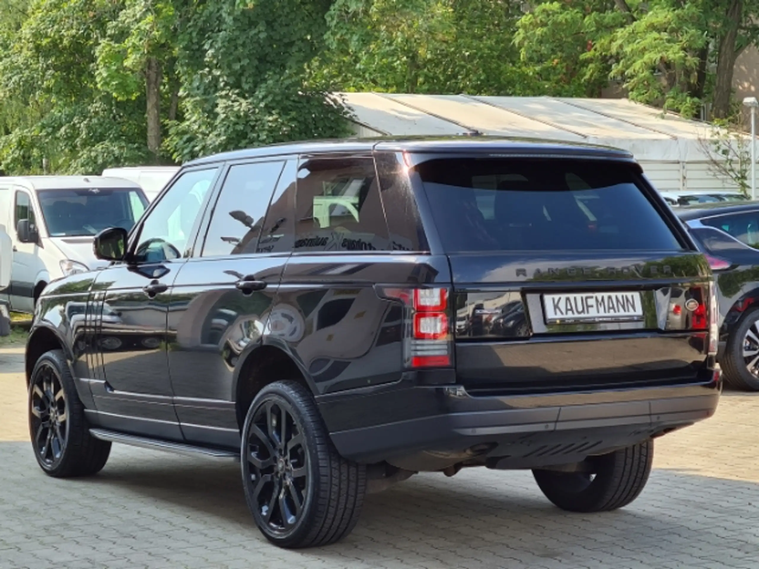 Land Rover - Range Rover