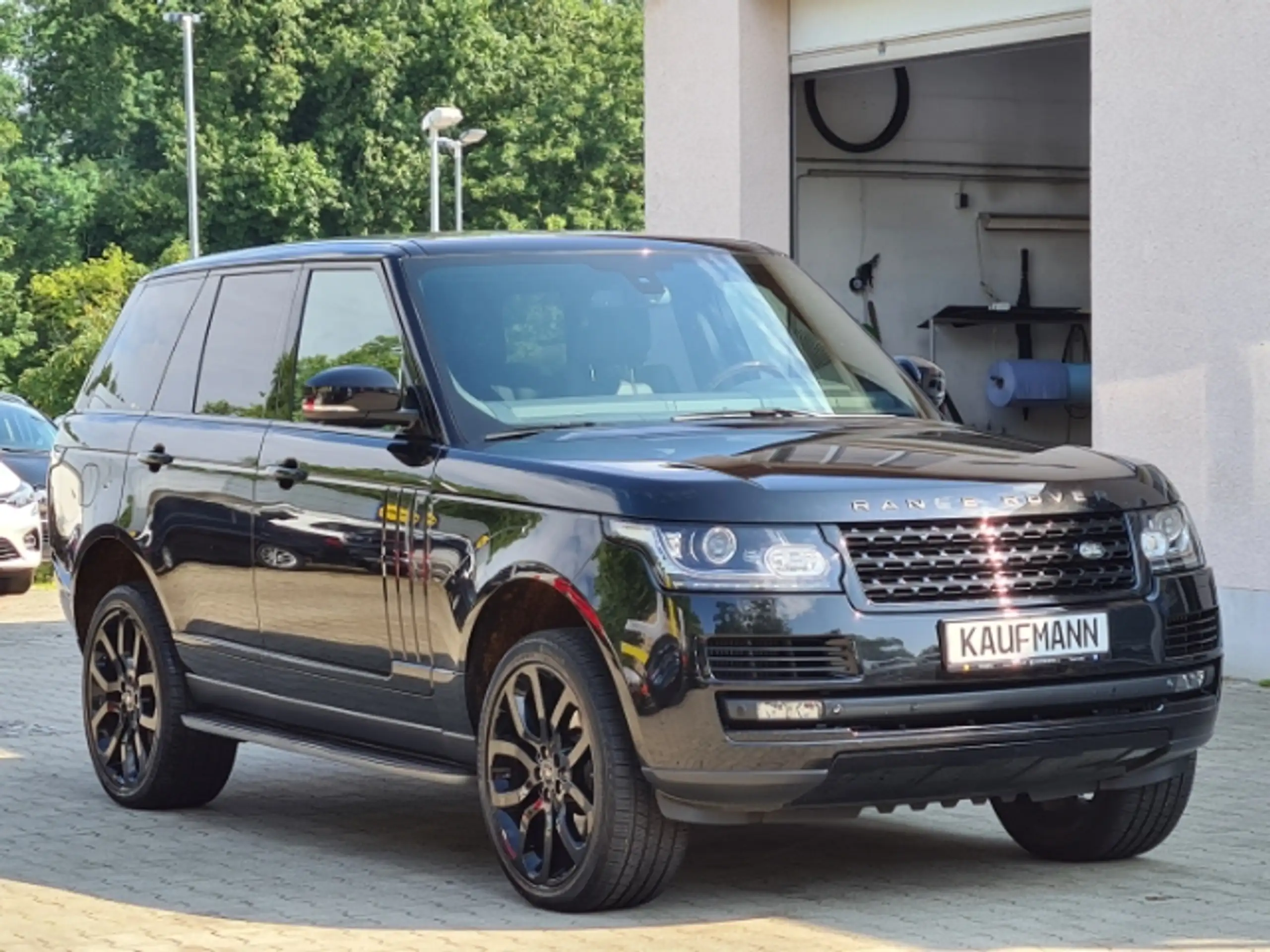 Land Rover - Range Rover