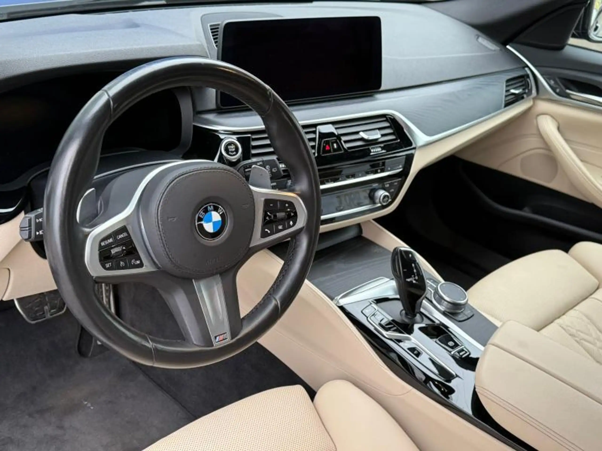 BMW - 520