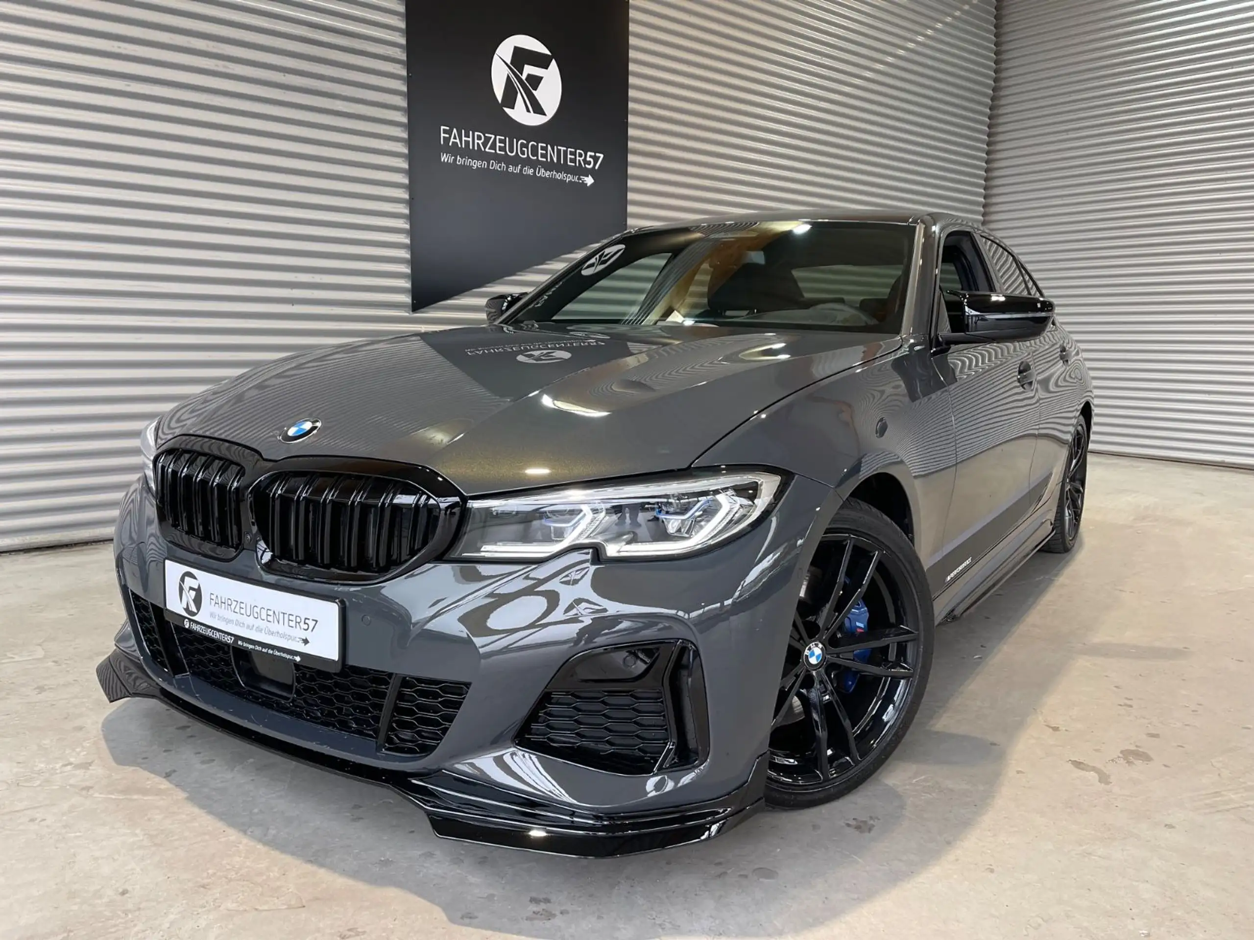 BMW 330 2019