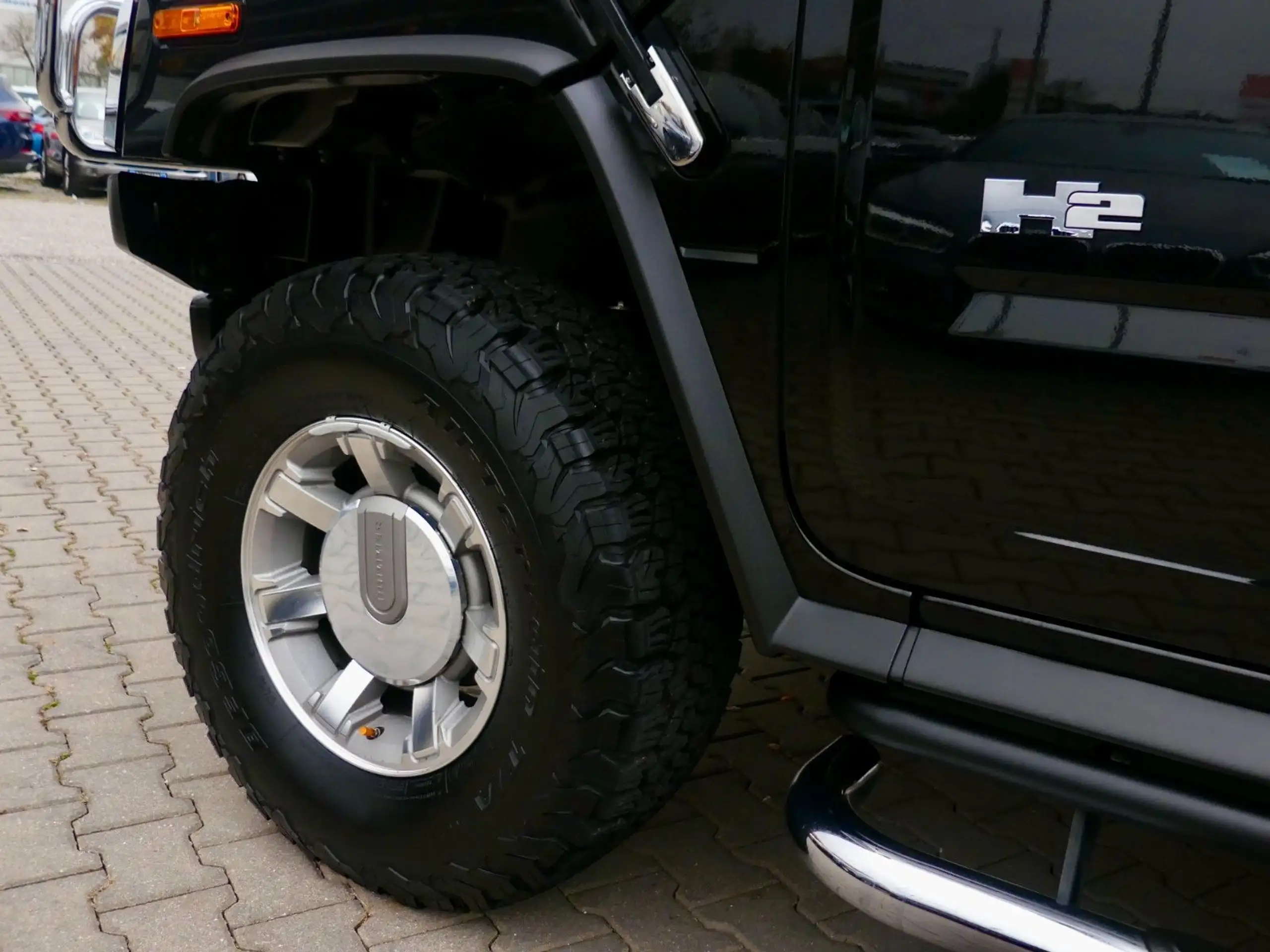 HUMMER - H2