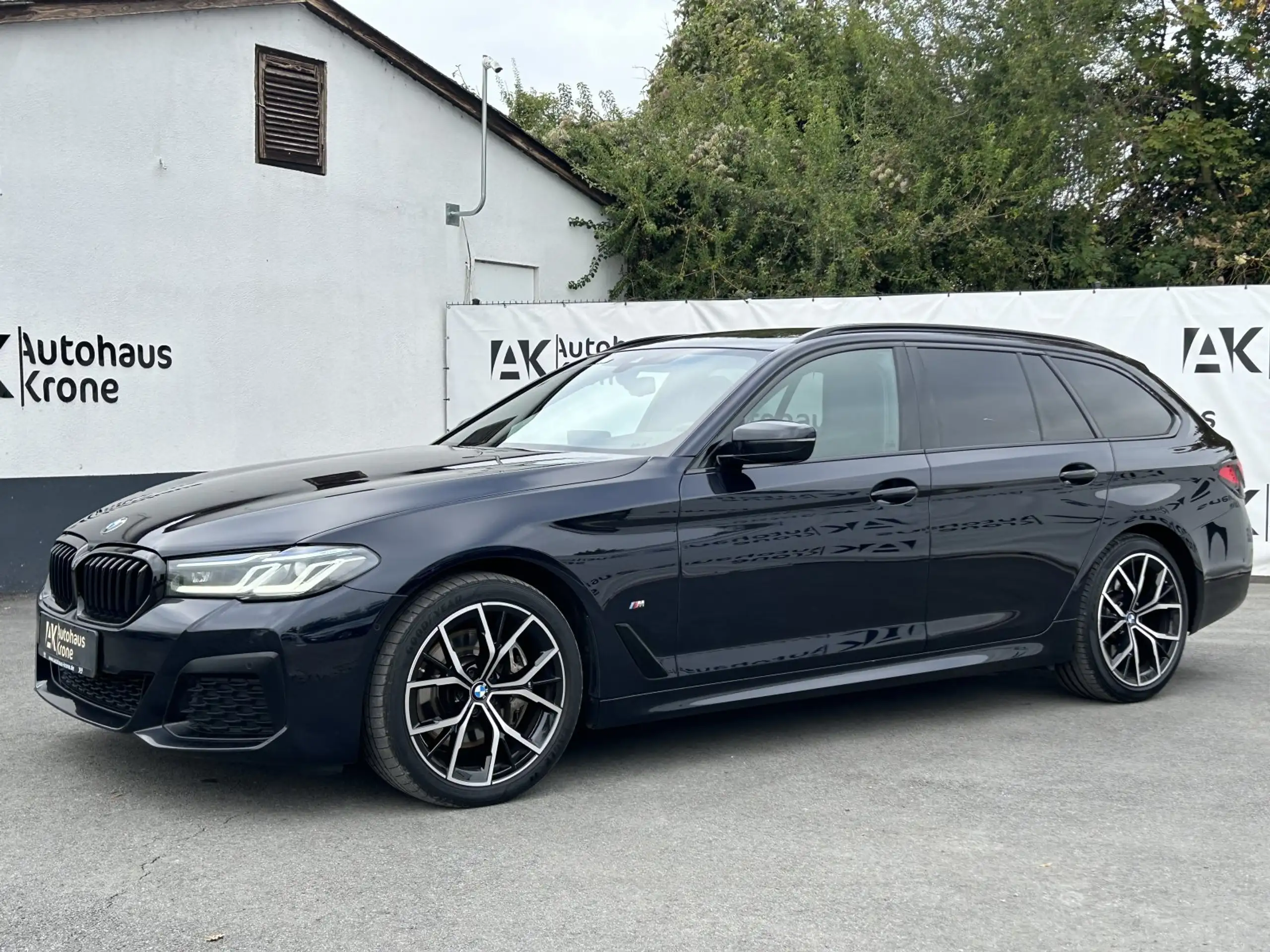 BMW - 530