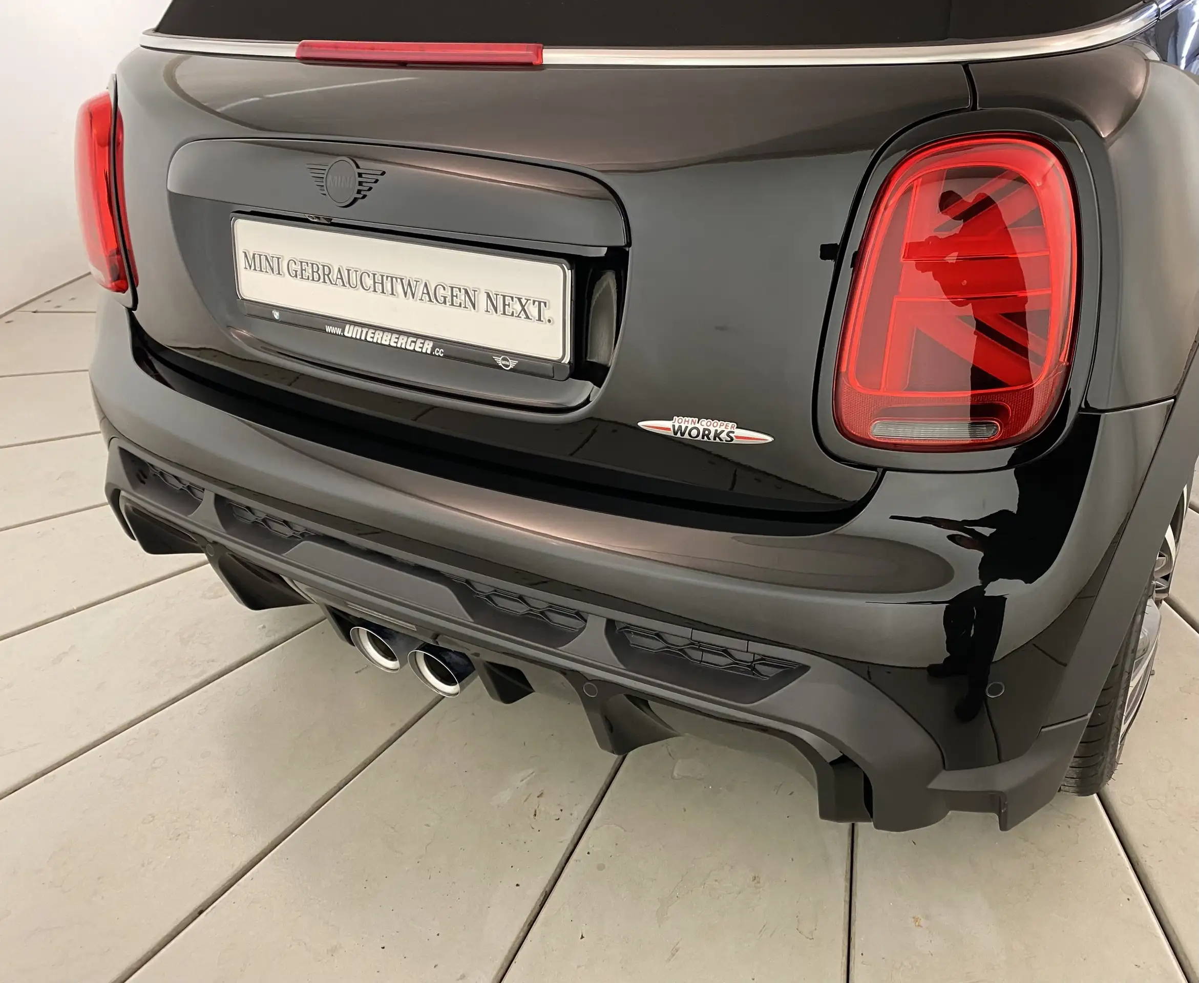 MINI - John Cooper Works Cabrio